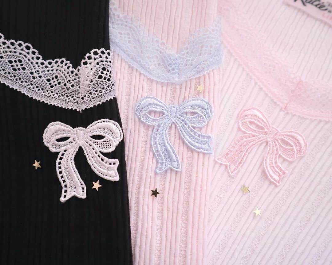 ケイティのインスタグラム：「🎀 𝐼 𝐿𝑜𝓋𝑒 𝑅𝒾𝒷𝒷𝑜𝓃 🎀  #katiethestore  #underpretties」