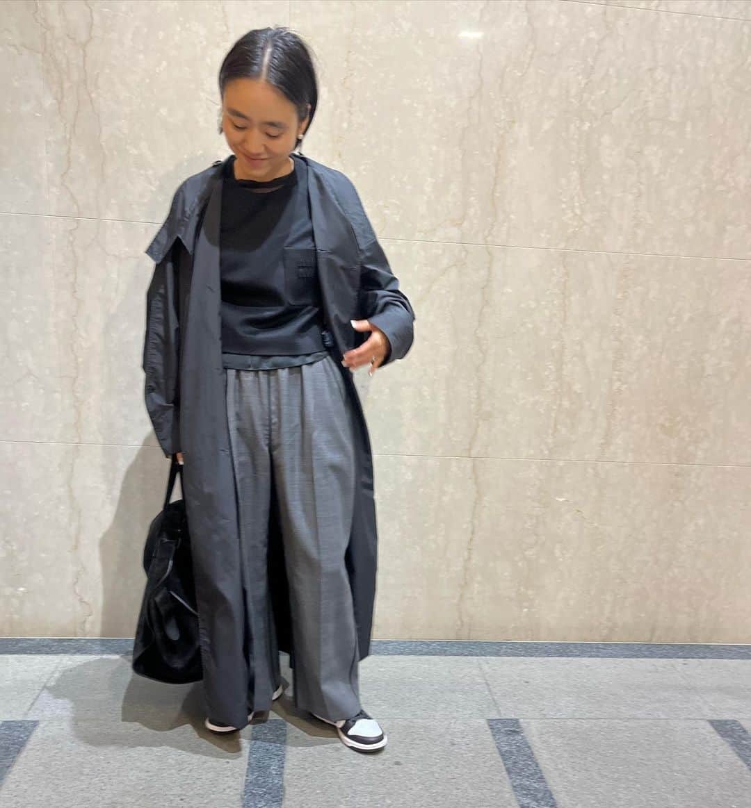 金子綾のインスタグラム：「today's... #ootd  #akcloset  ずっと悩んでたスニーカーを 遂にゲットして履いてみたら コーディネートの鮮度がアップした！ (あ、自分の中で、ね😅)」