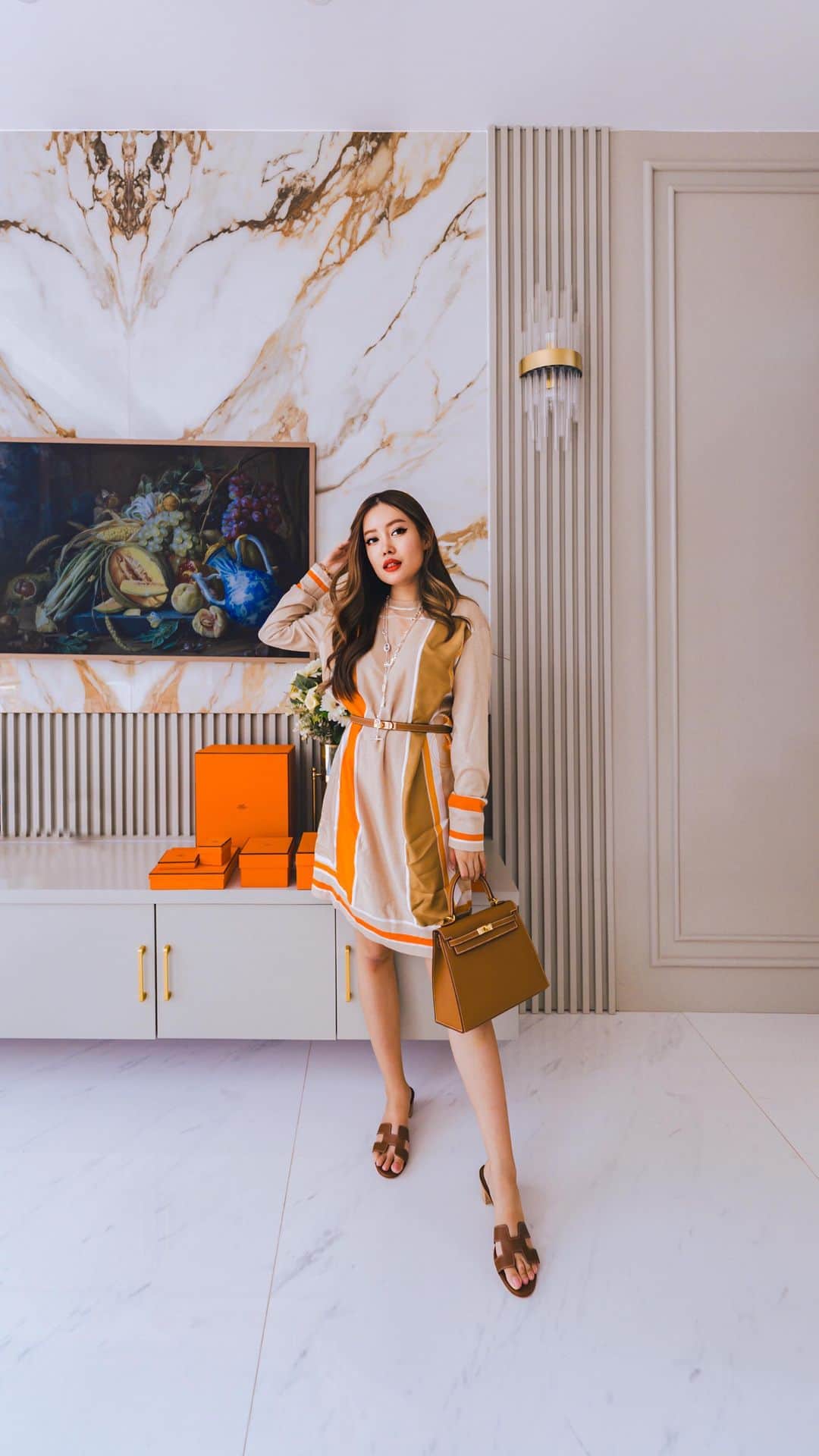 Stella Leeのインスタグラム：「Get ready with me wearing all Hermes 🥂  Which item catches your attention? For me definitely the Kelly Belt and K25 Gold in Gold ✨ @snowcelineluxuries @snowcelineluxuries.id」