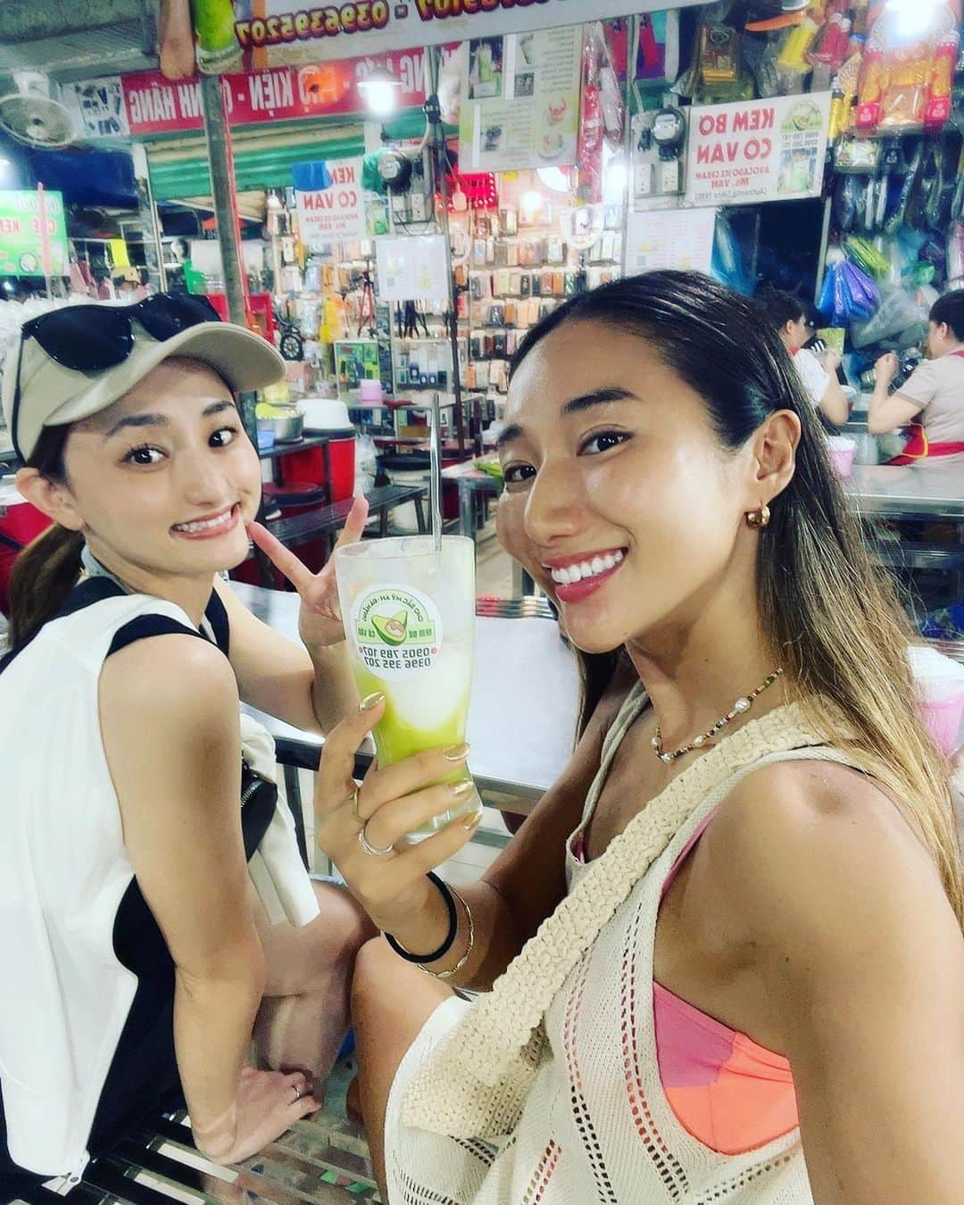 MAIMAIさんのインスタグラム写真 - (MAIMAIInstagram)「Vietnamdanang  trip day 3💕 ベトナムダナン🇻🇳女子旅3日目ですやん めっちゃ楽しいやんけ @surfshackdanang で寝起き30分でサーフィンしてローカルフードを食して市場で買い物🏄‍♀️🫶💓 南国まじ最高かいな🫰🏝️ どこもYouTube撮れ高ありすぎて編集が楽しみ🤣🤣 【まいまいですやん】是非みてね💓  #まいまいですやん  #ベトナムダナン  #surfshackdanang  #ベトナム  #vietnamtravel  #ベトナム旅行  #ベトナムサーフィン  #ベトナム観光 #danang  #danangfood  #danangcity」10月24日 17時38分 - maimaidesuyan