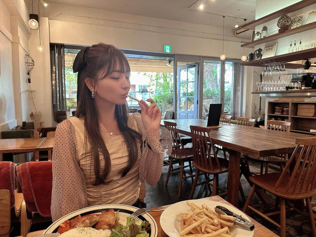 堀尾実咲さんのインスタグラム写真 - (堀尾実咲Instagram)「昼カフェ☕️  #nakameguro #epine #épine #eimyistoire #エピヌ #エイミーイストワール #中目黒 #中目黒デート #中目黒カフェ #中目黒ランチ #中目黒グルメ #中目黒散歩」10月24日 17時46分 - misaki.horio