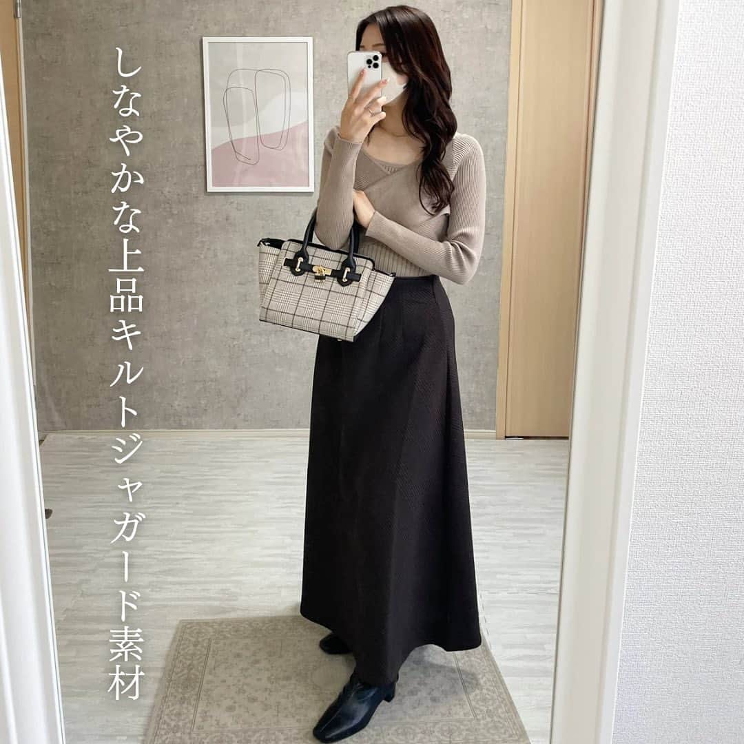 ときみつたかこさんのインスタグラム写真 - (ときみつたかこInstagram)「大人女子が着たい！グレイルのスカートたちです🤍  程よく女性らしくて大人っぽい、上品なデザインばかり☺️  先月の購入品がトップスばかりだったのでやっとボトムもゲット✨  ーーーーーーーーーー Takako : 159cm / #骨格ウェーブ / #ブルベ夏 他の投稿を見る→【@takako_tokimitsu】 ーーーーーーーーーー  #grl #grl購入品 #grlコーデ #グレイル #グレイル購入品 #グレイルコーデ #大人可愛いコーデ　#秋コーデ　#キレイめコーデ　#スカートコーデ #マーメイドスカート #ツイードスカート」10月24日 17時40分 - takako_tokimitsu