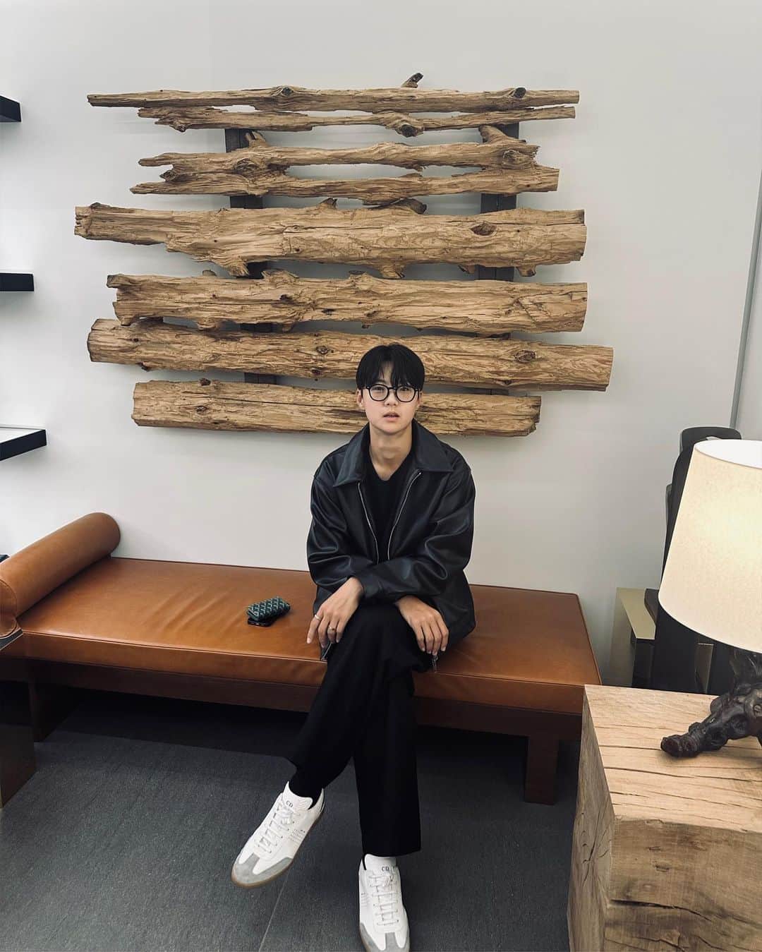 パク・ソンヒョンのインスタグラム：「🙇🏻‍♂️  . . .」