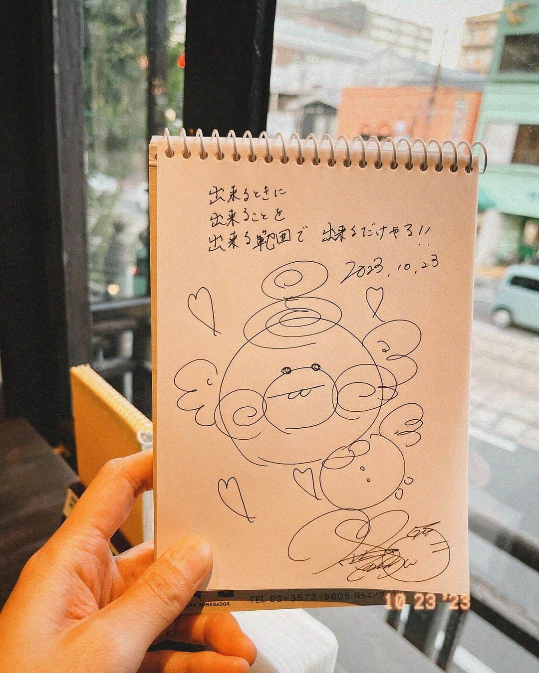 スザンヌのインスタグラム：「出来るときに 出来ることを 出来る範囲で 出来るだけやる！！🤯  #長崎二郎喫茶室 で思わず今の気持ちが溢れた1枚。#スーちゃん健在 だよ♡ ウインナーコーヒー☕︎が最高に沁みた🫶  DAIZのCM12月に流れる予定だよう🩵 晴れを待ちに待ってスタッフさんみんなのおかげで無事終えれた達成感。 10月分全部の太陽目に浴びた🌞 ありがとうございました😌お楽しみに♡」