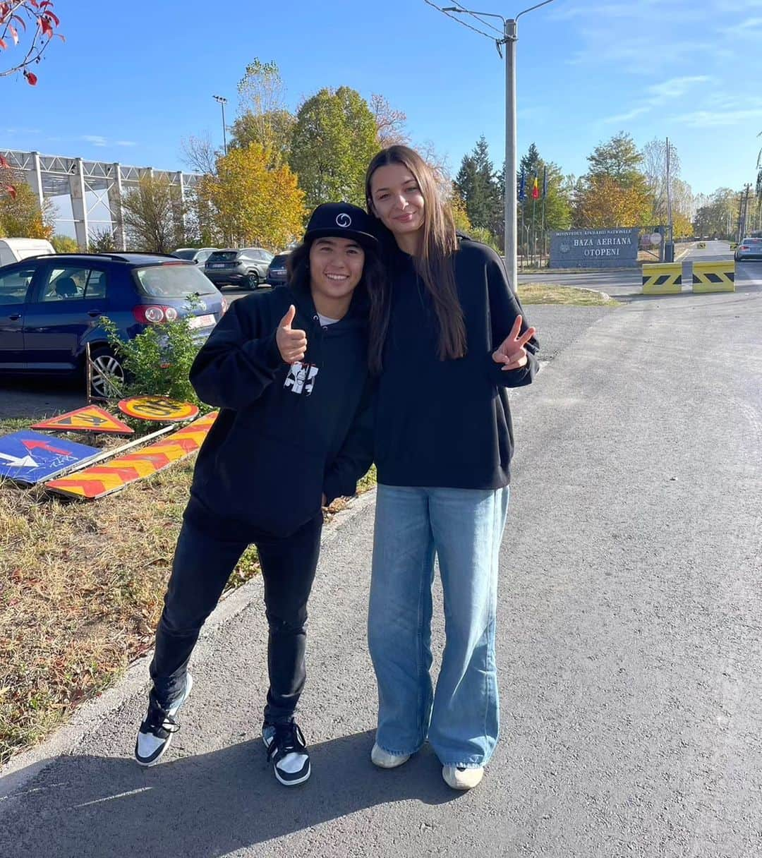 山本勇のインスタグラム：「What an incredible coincidence!!! 😳✨✨✨✨✨✨✨ I came to Bucharest, 🇷🇴Romania for my work yesterday. And today when I was jogging near my hotel, to my surprise,  I happened to see one of my freestyle sk8 friends,  @rhiana_._skate !  It's a miracle! 🤩🌟  すごすぎる偶然！ 昨日、仕事でルーマニアのブカレストに来たんですが、今日、ホテルの近くを走ってたら、なんと！！！フリスタの友達のリアーナにたまたま出会うという奇跡が✨」