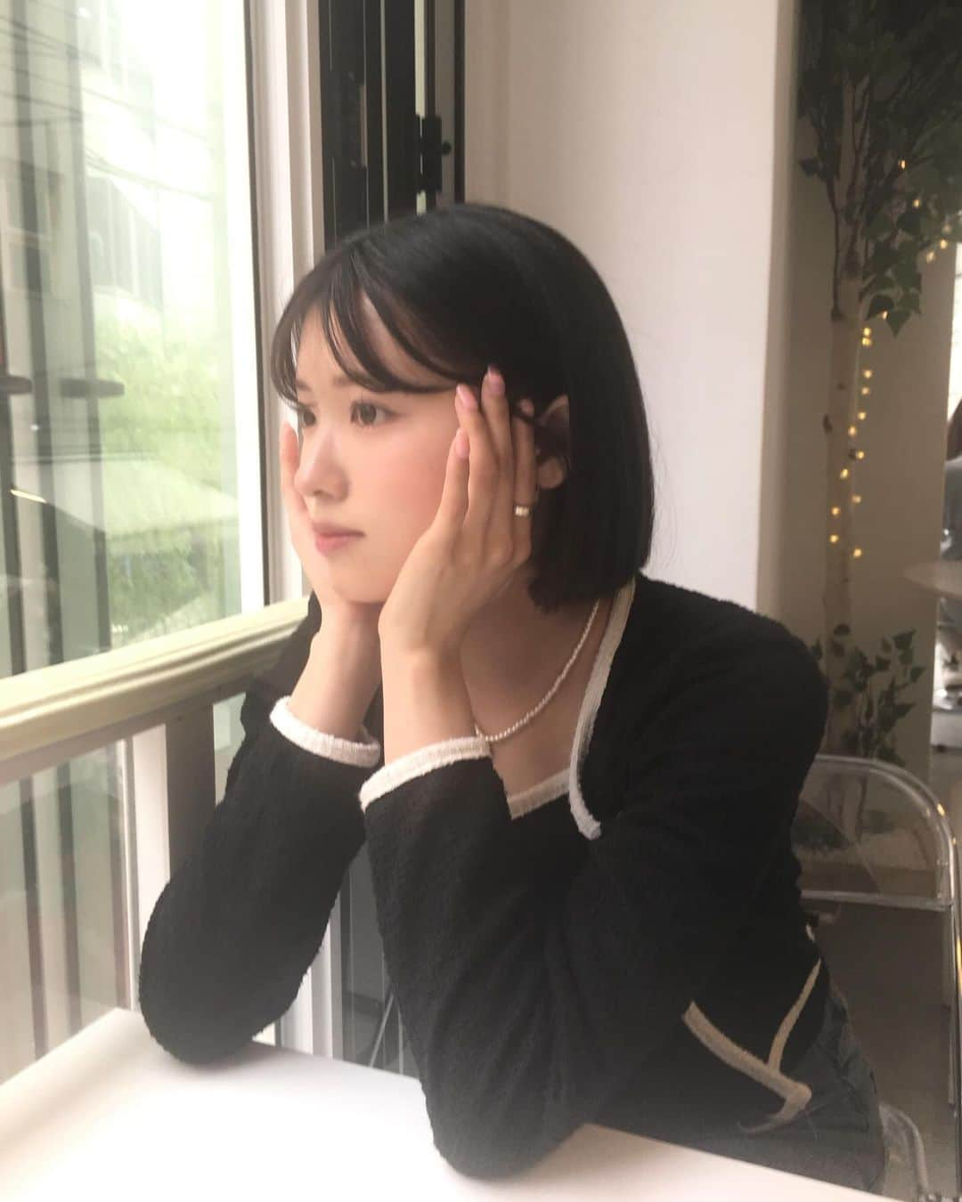 古田愛理さんのインスタグラム写真 - (古田愛理Instagram)「ヨンナムにある @prism_yeonnam  窓側がテラスっぽくなってて可愛かった🩶」10月24日 17時52分 - airi_furuta