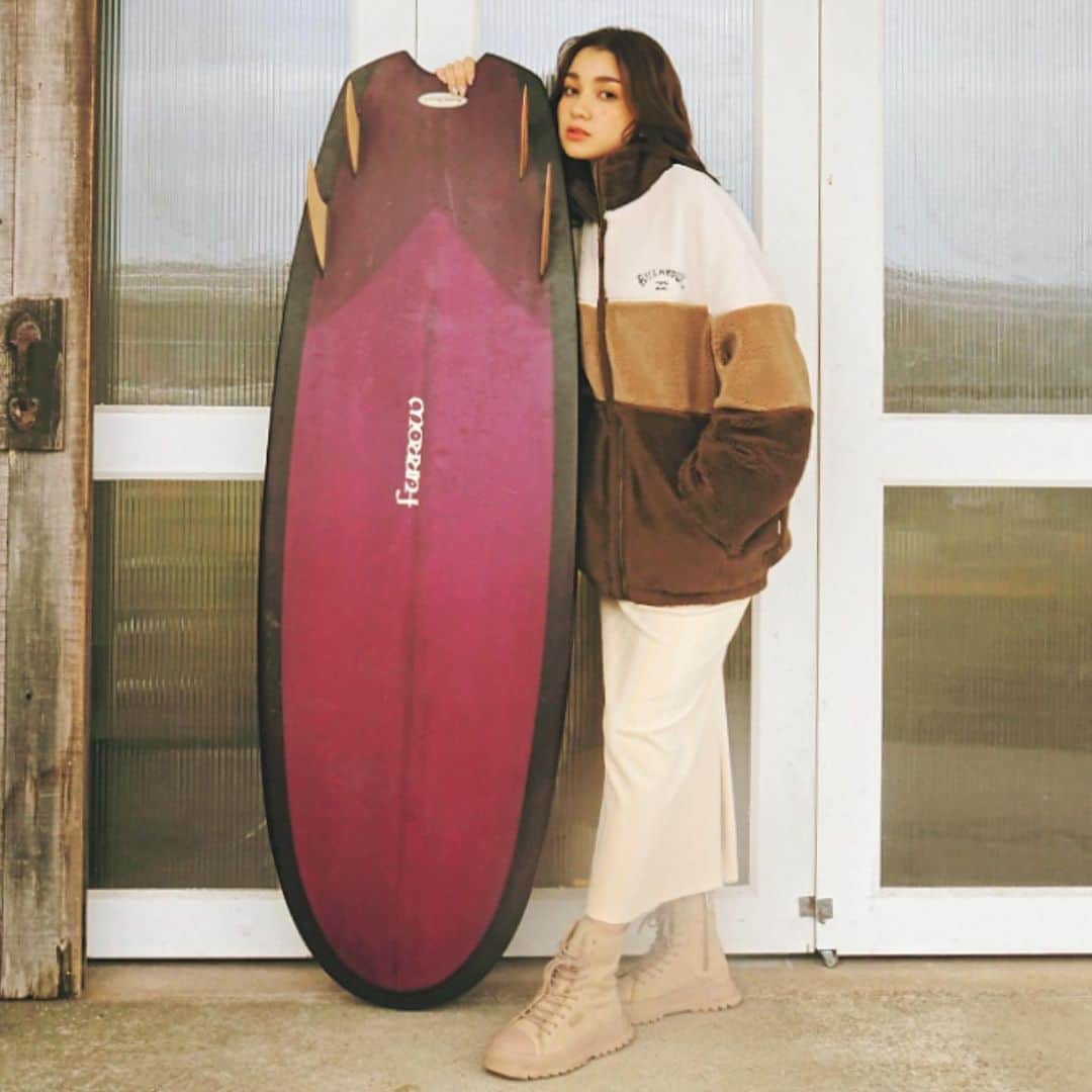 BillabongWomensJapanのインスタグラム：「軽くて着心地の良いファージャケット、カラーの切り替えがポイント🌊」