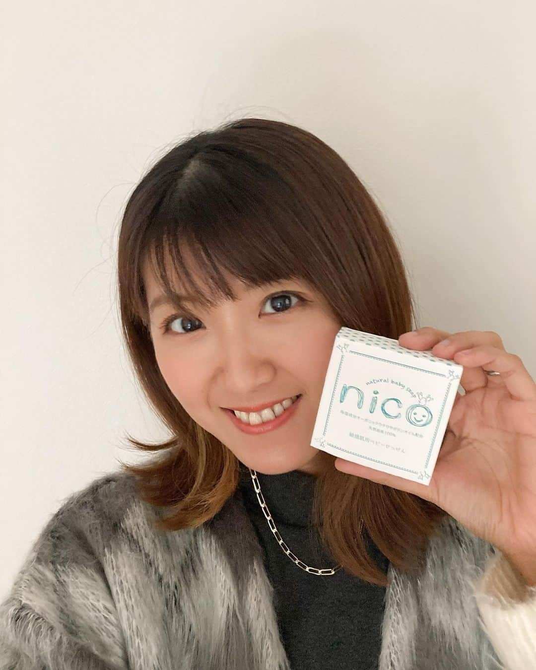 徳永千奈美さんのインスタグラム写真 - (徳永千奈美Instagram)「前から気になっていたnicoせっけんがアカチャンホンポで買えると言うことで行ってきました!!  息子は割と肌が弱いので使う洗剤なども気にしたりしているんだけど、nicoせっけんは『無添加オーガニック石鹸』と言うことで息子にも安心して使ってます👶🏽  泡立てネットも付いているから 簡単にモコモコ、フワフワの泡ができました🫧 ネットの間に石鹸を入れたら泡立てやすかった💡  お風呂上がりの息子の肌は特につっぱったりしなくて、これからの時期にも良さそうです!  私は店舗で購入しましたがネットで購入するとお得みたい!! ハイライトにリンク載せているので確認してみてくださいね✨✨  #PR #nicoせっけん #お店で買えるnicoせっけん #ベビーグッズ #スキンケア #敏感肌 #赤ちゃんのいる暮らし」10月24日 18時01分 - chinami.tokunaga