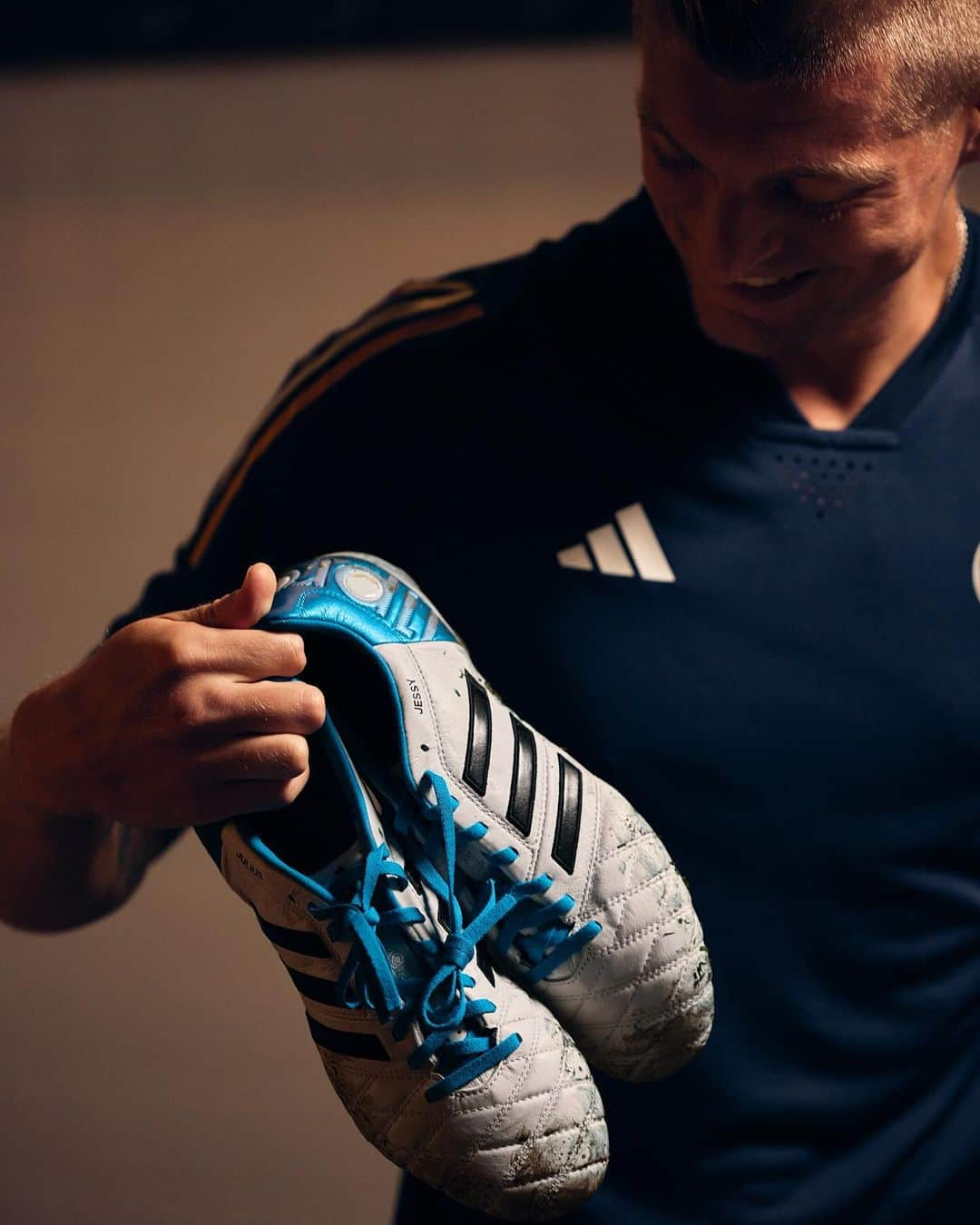 adidas Footballのインスタグラム：「control. assist. repeat. 🔁   Toni Kroos 11 pro available now 🔗」