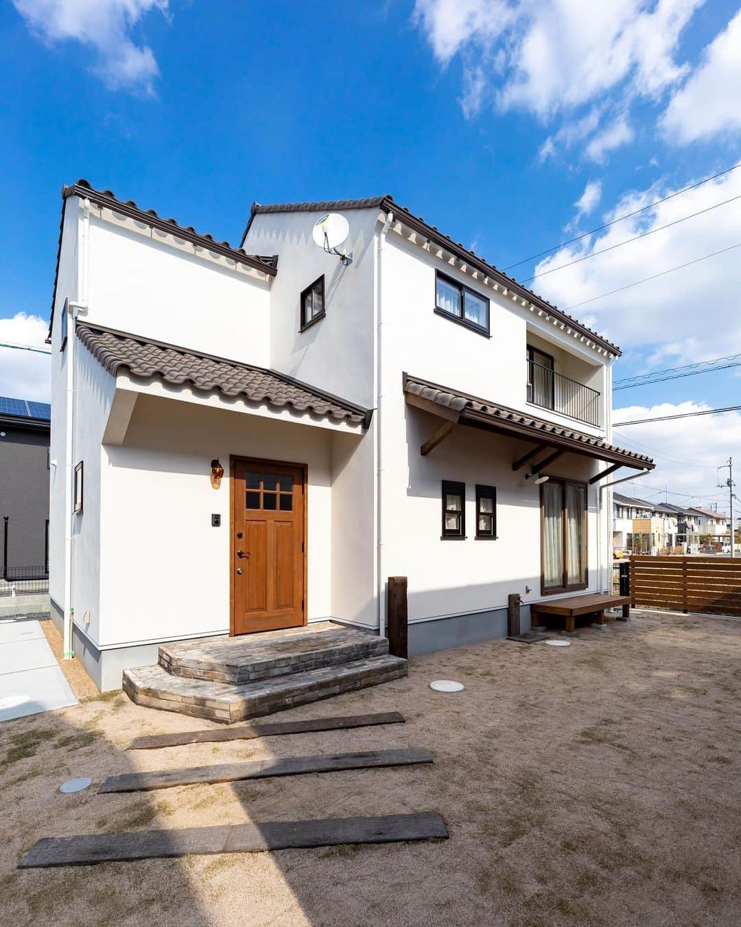 インテリアショップとつくる家 ZEST houseさんのインスタグラム写真 - (インテリアショップとつくる家 ZEST houseInstagram)「【木のぬくもり溢れるIさま邸】  -----------  岡山県の注文住宅 インテリアショップとつくる家 ZEST design/house 倉敷オフィス (@zest_design_house)  木のぬくもりを大切にした、 包み込まれるように心地よい お洒落な家づくりを ２０年以上手掛けています。  岡山県と広島県福山市でおうちづくりを  お考えの方はお気軽にDMから  ご相談くださいませ。  -----------  #家 #家づくり #岡山ママ #家族 #岡山ランチ  #岡山イベント #岡山パン屋 #暮らし #暮らしを愉しむ #暮らしを整える #平屋 #岡山工務店  #岡山住宅 #珈琲 #岡山の家づくり  #照明 #岡山観光 #岡山グルメ #インテリア  #インテリア雑貨　#インテリアショップ #子供 #子供のいる暮らし #岡山カフェ  #おうちごはん #おうち時間 #おうちカフェ  #料理 #木の家 #ゼスト倉敷」10月24日 18時25分 - zest_design_house