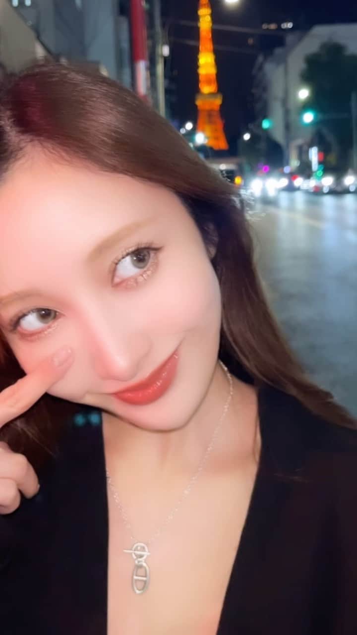 浅香ななみのインスタグラム：「. 🗼🌃📸🖤 . .」