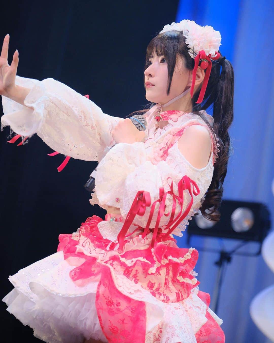 小鳥遊るいのインスタグラム：「アイドルになれたこと、 人生の何より幸せです  お誕生日をむかえました🎂 今年もお祝いたくさんありがとう♡  もっともっと理想に近づけるように これからも頑張ります！」
