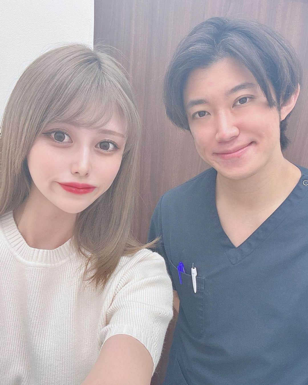 志崎ひなたさんのインスタグラム写真 - (志崎ひなたInstagram)「赤尾先生のところでメンテナンスしてきた💕 赤尾先生二重手術の指名数と口コミ評価全国一位で慶應とハーバードの医学部卒業のすごい先生だから何でも相談できる✨ 年齢重ねてきて本当にメンテナンスかかせない🥲❤️  #湘南美容クリニック#美容#美肌#美意識#美容整形#美容垢#整形#美容好きな人と繋がりたい#クイックコスメティークダブルトリプル#クイックコスメティークダブルneo#二重整形#埋没法#キャバ嬢#キャバクラ#歌舞伎町#歌舞伎町キャバ嬢#歌舞伎町キャバクラ#pr」10月24日 19時13分 - shizaki_hinata