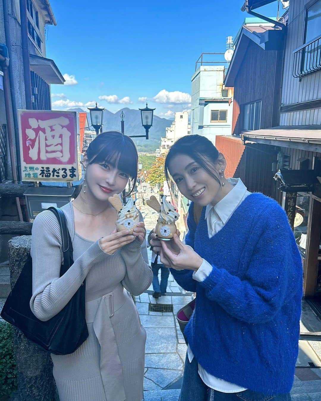 岸明日香さんのインスタグラム写真 - (岸明日香Instagram)「新番組テレビ東京 『厳選いい旅』 大先輩である雛形あきこさんと女子2人旅行ってきました💕 11月23日放送✨  楽しかったぁ😚 雛形さんとっても綺麗で優しくて癒されました🥰  ⚠︎私が飲んでいるのはジンジャエール😂」10月24日 19時20分 - aspoo02