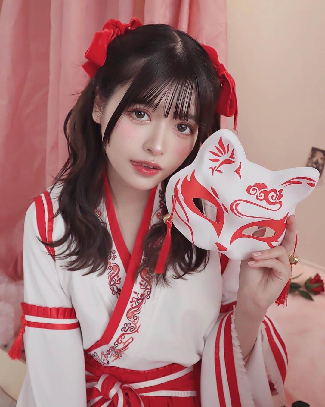 LARMEさんのインスタグラム写真 - (LARMEInstagram)「🐈‍⬛ 𝙋 𝙍 𝙀 𝙎 𝙀 𝙉 𝙏   𝐋𝐀𝐑𝐌𝐄 𝟎𝟓𝟖オフショット🩶 《景井ひなちゃん》の  サイン入りチェキを  2名様にプレゼント📷⭐︎꙳   ┈┈┈┈┈┈┈┈┈┈┈┈┈    𓊆  応募方法 𓊇  ① @larmemagazine をフォロー  ② 本投稿にいいね    🤍抽選対象は𓊆 公開アカウントのみ 𓊇となります。    コメントをすると当選確率が  アップするかも...？💌 💭   𓊆  期間 𓊇  10/24(火)〜10/31(火)23:59まで   ┈┈┈┈┈┈┈┈┈┈┈┈┈   【✉️当選者へのご連絡】  @larmemagazine より  ダイレクトメッセージにて  ご連絡をいたします。  当選連絡をしてから７日以内に  連絡が取れない場合は、 無効となる場合がございますので  予めご了承ください。   ※当選に関するお問い合わせはご遠慮ください。   ┈┈┈┈┈┈┈┈┈┈┈┈┈    みなさまのご参加お待ちしております♡    #LARME #larmemagazine #larmemodel #larme058 #ラルム #ファッション絵本 #LARMEモデル #プレゼントキャンペーン #プレキャン #プレゼントキャンペーン実施中 #サイン入りチェキ #チェキ #サイン #サイン入り #景井ひな」10月24日 19時20分 - larmemagazine