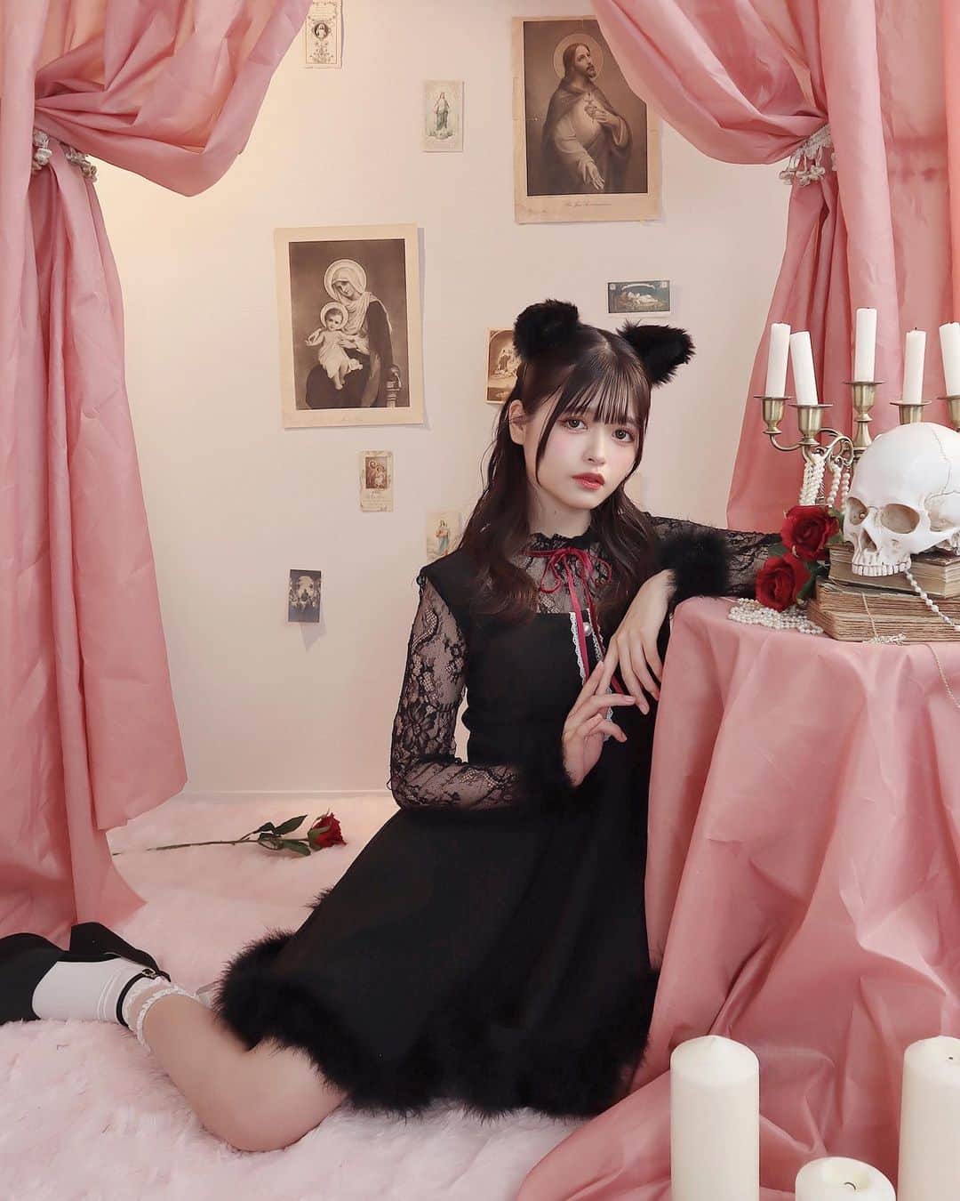 LARMEさんのインスタグラム写真 - (LARMEInstagram)「🐈‍⬛ 𝙋 𝙍 𝙀 𝙎 𝙀 𝙉 𝙏   𝐋𝐀𝐑𝐌𝐄 𝟎𝟓𝟖オフショット🩶 《景井ひなちゃん》の  サイン入りチェキを  2名様にプレゼント📷⭐︎꙳   ┈┈┈┈┈┈┈┈┈┈┈┈┈    𓊆  応募方法 𓊇  ① @larmemagazine をフォロー  ② 本投稿にいいね    🤍抽選対象は𓊆 公開アカウントのみ 𓊇となります。    コメントをすると当選確率が  アップするかも...？💌 💭   𓊆  期間 𓊇  10/24(火)〜10/31(火)23:59まで   ┈┈┈┈┈┈┈┈┈┈┈┈┈   【✉️当選者へのご連絡】  @larmemagazine より  ダイレクトメッセージにて  ご連絡をいたします。  当選連絡をしてから７日以内に  連絡が取れない場合は、 無効となる場合がございますので  予めご了承ください。   ※当選に関するお問い合わせはご遠慮ください。   ┈┈┈┈┈┈┈┈┈┈┈┈┈    みなさまのご参加お待ちしております♡    #LARME #larmemagazine #larmemodel #larme058 #ラルム #ファッション絵本 #LARMEモデル #プレゼントキャンペーン #プレキャン #プレゼントキャンペーン実施中 #サイン入りチェキ #チェキ #サイン #サイン入り #景井ひな」10月24日 19時20分 - larmemagazine