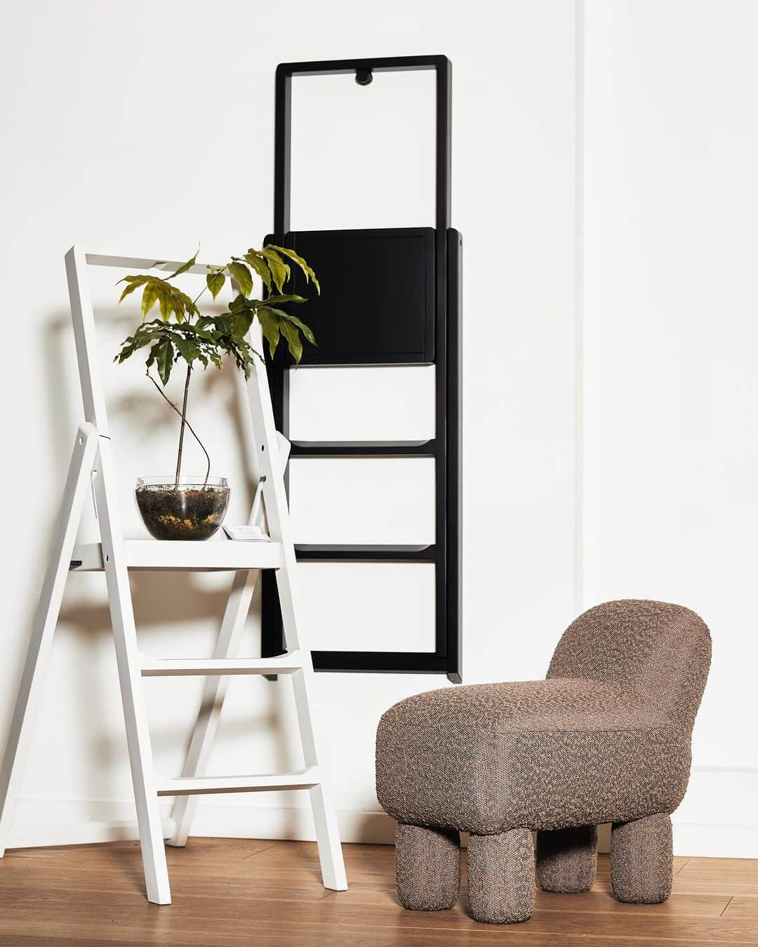 デザインハウス ストックホルムのインスタグラム：「Karl Malmvall has designed a step ladder beautiful enough to be placed on the wall as a piece of decoration, rather than to be stoved away in a dark closet. There is even a small hook included for the purpose, so that it always can be within reach. Step was awarded in 2011 as best furniture piece of the year by the design magazines Wallpaper and Swedish Elle Decoration.  #interior #interiordesign #architecture #interiorinspo #interiorinspiration #decor #theworldofinteriors #home #homedecor #interiordesigner #design #homedesign #decoration #decorlovers #interiordecorating #scandinaviandesign #swedishdesign #creative #artsy #artshow #newnordic #nordicdesign #trendy #newnordicdesign」