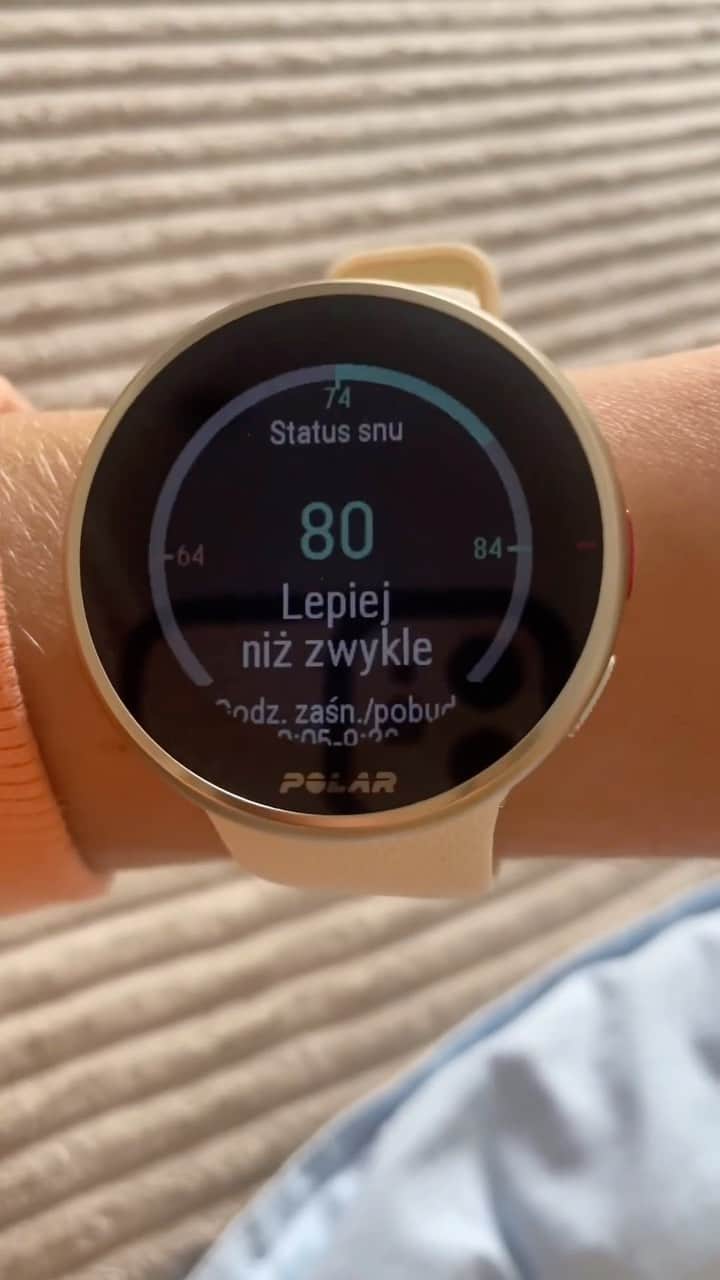 イガ・バウムガルトのインスタグラム：「Hej Słoneczka🥰 Dzisiaj mini relacja z mojego dnia wolnego! Tylko, ja, Carlos, domowe obowiązki i chwile przyjemności❤️ Tak wyglądam na co dzień kiedy widzi mnie tylko rodzina, listonosz i Pani z Żabki😜  #dayoff #family #instapug #afterwork #healthylifestyle   Współprace: @newbalance @automobiletorino @eliksirklinika @enanosalonlazienekbydgoszcz」