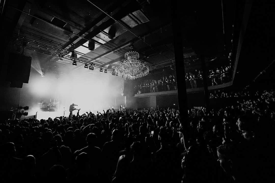 The Amity Afflictionさんのインスタグラム写真 - (The Amity AfflictionInstagram)「Thanks for an amazing night, Adelaide 🫶 Melbourne bound today  📸 @tomise」10月25日 6時23分 - theamityaffliction