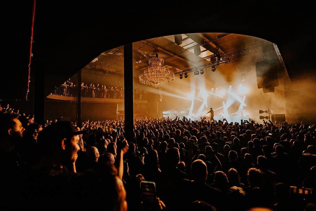 The Amity Afflictionさんのインスタグラム写真 - (The Amity AfflictionInstagram)「Thanks for an amazing night, Adelaide 🫶 Melbourne bound today  📸 @tomise」10月25日 6時23分 - theamityaffliction