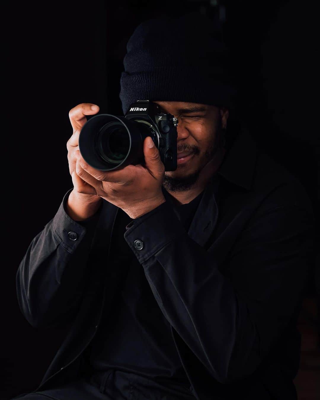 NikonUSAのインスタグラム：「Let's test your NIKKOR Z lens skills! Can you match these stunning photos by Nikon Ambassador @malikesidibe to the lenses that he used to capture them?   He had the NIKKOR Z 24-70mm f/2.8 S, NIKKOR Z 14-24mm f/2.8 S and NIKKOR Z MC 105mm f/2.8 VR S lens with the full-frame Nikon Z 8 on set.  Comment below with your guesses. 👇」