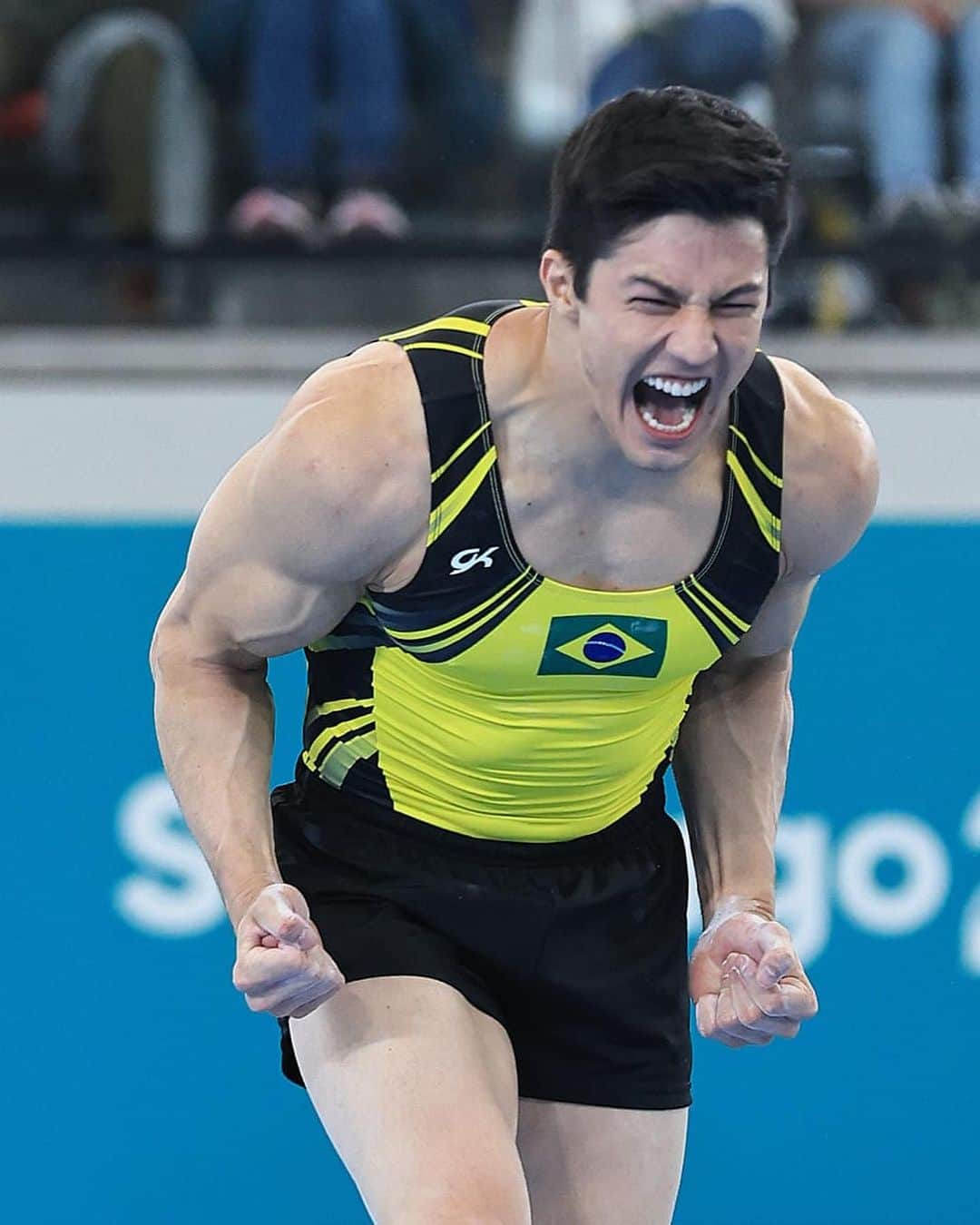 アルトゥール・オヤカワ・マリアノのインスタグラム：「Prata no Soloooo 🥈 Vamooo Brasil 🇧🇷  Photo: @rbufolin  .  #EsporteClubePinheiros #ComitêOlimpicoBrasileiro #COB #TimeBrasil #Caixa #LoteriasCaixa #Cbg #BolsaPodio  #ForçasNoEsporte #Cda #preventsenior  #newon #Aminovital #TimeAjinomoto #CaruCafe #Gymnastics #PAARGA #rpfelipepaulino」