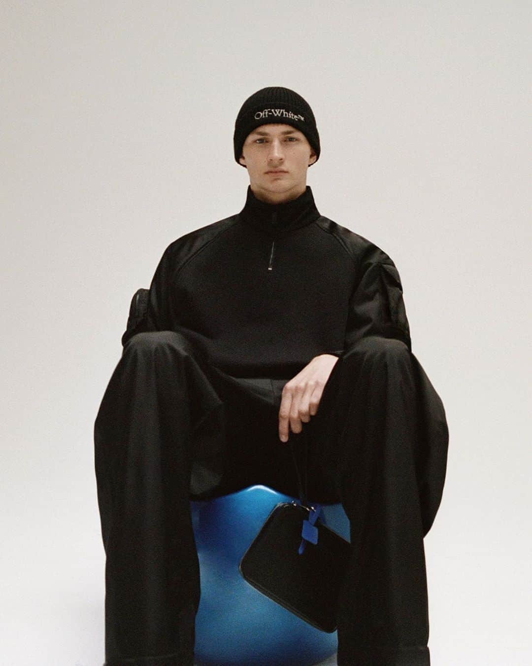 OFF-WHITE C/O VIRGIL ABLOHのインスタグラム：「fall 23 Off-White™ collection titled “LUNAR SHIPPING”  ~ available at select boutiques worldwide and online at off---white.com  photography c/o @d.avit」