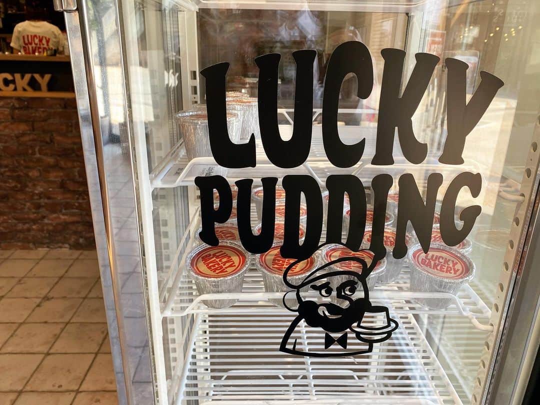 maiのインスタグラム：「いくおと 朝活。 行きたかった パン屋さんは 初めてのヒロシマゲートパーク内の @luckybakery_hiroshima  平日は パンをやめているので 久しぶりのパンを目の前に 心が躍った。 プリン 食べたかったなー。」