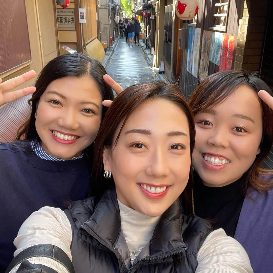 五十嵐千尋さんのインスタグラム写真 - (五十嵐千尋Instagram)「. 久しぶりに大学の同期とゆる〜い旅に✈️ . 大学生の時が一番忙しくて、一番辛かったし、なにより濃い四年間だったから、そんな仲間と乗り越えられたこと、今では笑い話で思い出話になるから本当に楽しかった🫶🏼 . またこうして会える日を楽しみしてる😊🤍 普段あまり写真撮らないけど、久々に会ったからたくさん写真撮った📸」10月24日 21時21分 - iga24chiii