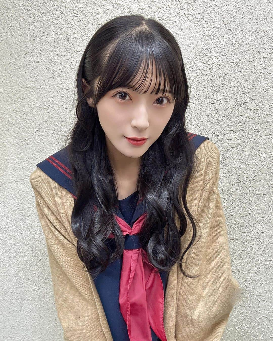 佐藤綺星のインスタグラム：「武道館コンサート１日目  「マジジョテッペンブルース」 「マジスカロックンロール」 を披露した時の衣装です🏫 ‪‪❤︎‬ ⸒⸒  もう着れないかもと思って たくさん写真撮りました…！🥹」