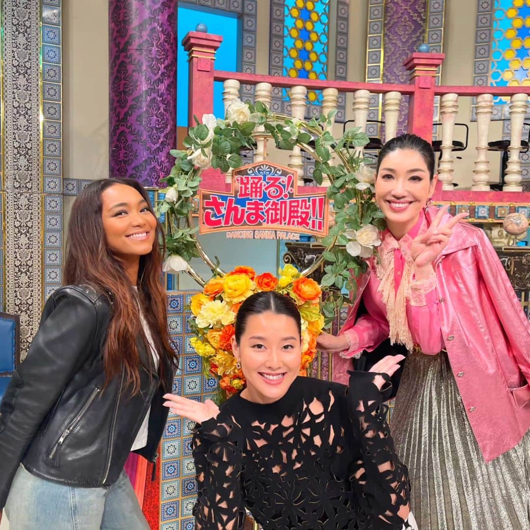 Crystal Kayのインスタグラム：「大好きなお姉チャン、@ahnmikaofficial 軍団でさんま御殿に呼んでいただきました😆🫶ファミリーで普段の感じで出れるってホント幸せ❣️大好きなさんまさんにも久しぶりにお会いできたし😆いつも本気なお姉チャン大好きやでー！！これからもこんな感じで一生アンミカ軍団でーす🤣❤️ そしてこの日、@fukuda_maki_3ji さんのバースデーだったの‼️おめでとうございました💗」