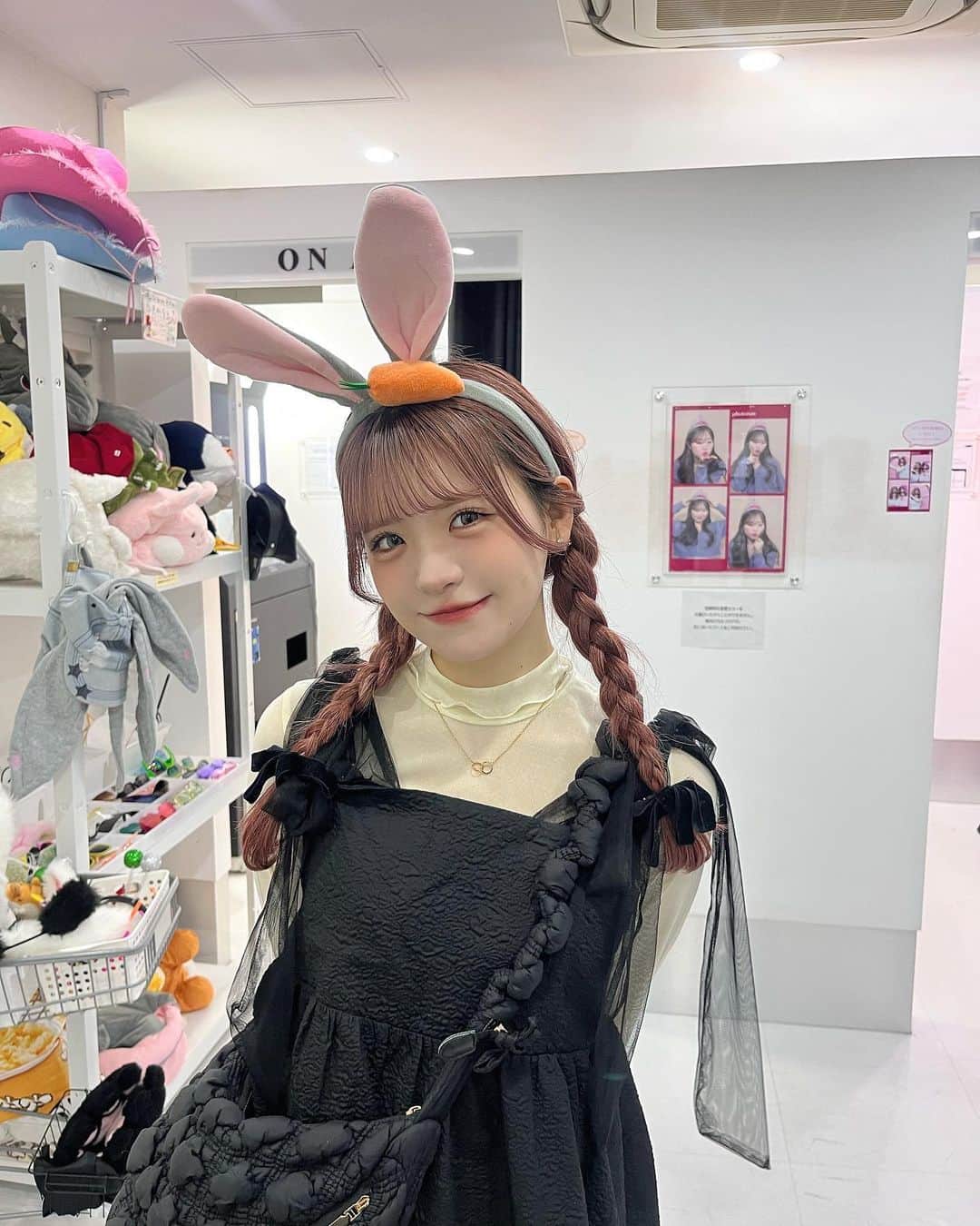 砂糖華さんのインスタグラム写真 - (砂糖華Instagram)「前に韓国プリ撮ったんだ 🐇⸒⸒ ‪　　　　　‬ 被り物沢山あって可愛かった🎀 また載せるね♡ ‪　　　　　‬ ‪　　　　　‬ #韓国プリクラ #photoism #カチューシャ #ワンピースコーデ #三つ編みアレンジ #リボンへア」10月24日 21時59分 - __162cm_