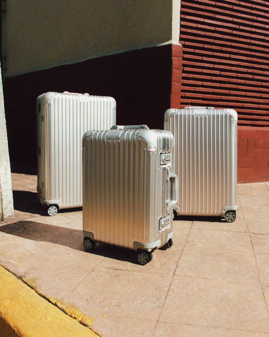 リモワのインスタグラム：「Timeless elegance, crafted for limitless travels — the RIMOWA Original Cabin, Check-In M and Check-In L in Silver.   #RIMOWA #RIMOWAoriginal」