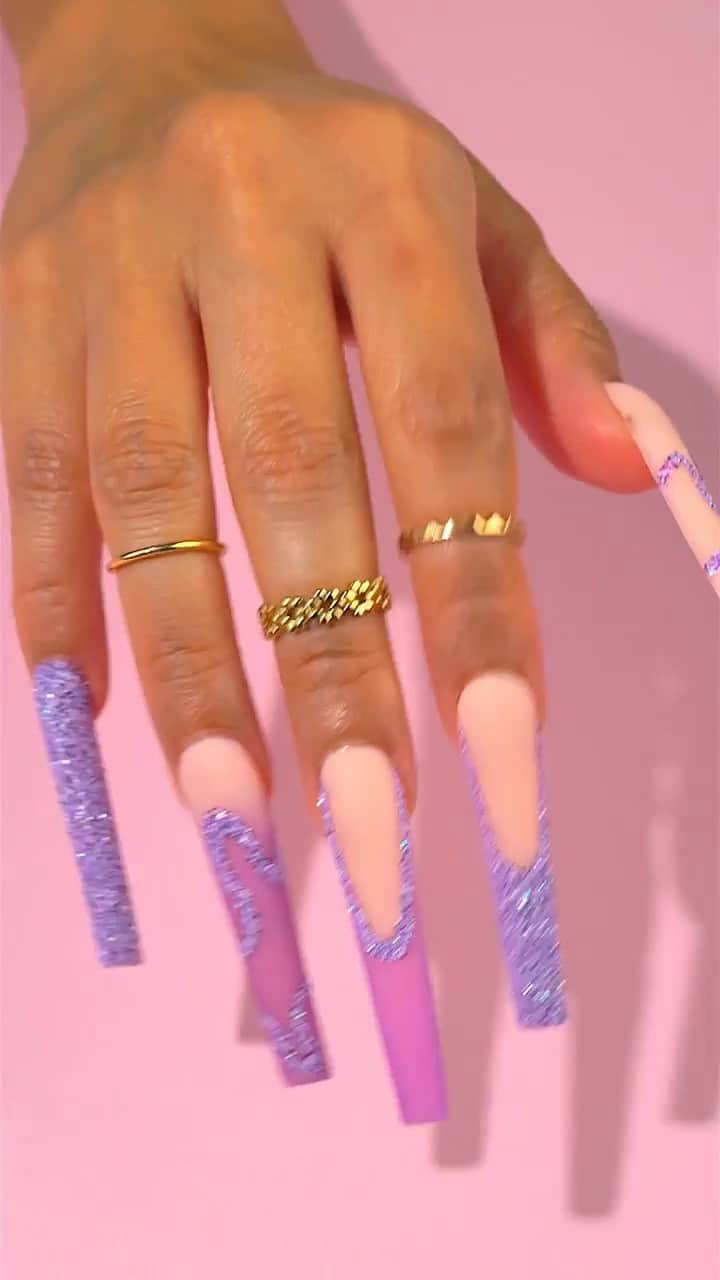 CosmoProf Beautyのインスタグラム：「Would you try this look on your clients using @KiaraSkyNails?  Save this video for later and take advantage of our 2-hour delivery or Buy Online and Pick Up In Store for all your business needs.  ► www.CosmoProfBeauty.com  #CosmoProf #KiaraSkyNails #AcrylicSet #NailTechLife #NailArtist #PurpleNailDesign #FallNails」