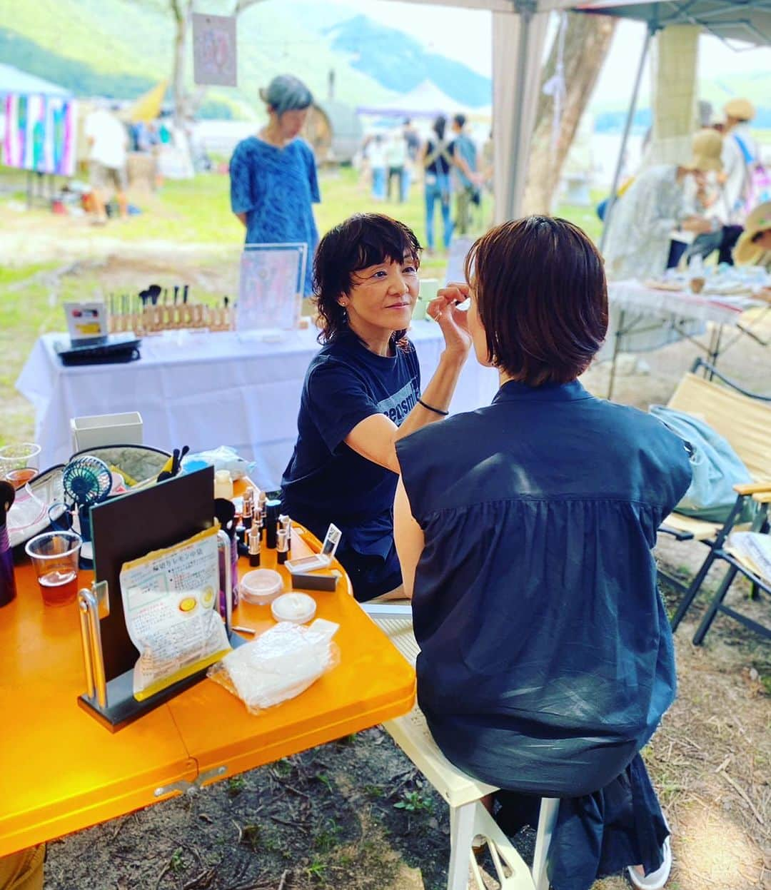 YUKI TAKESHIMAさんのインスタグラム写真 - (YUKI TAKESHIMAInstagram)「8月長野県の木崎湖キャンプ場で @snowmarche 第二弾@sauna_stand_kokage に @bisou_yukitakeshima も参加させて頂きました✨🌈主催者のスタッフ @pacopeace さんと　@kazukovalentine ちゃんが偶然繋がっていてこれだけではなく　@msmtana さんご夫妻まで🔥ご縁頂きました🫶 こんな気がいい長野県大町にある　@y_shop_nishi は、 老若男女が集まる今宵の場。しかも、オーガニックにこだわるワインやクラフトビールまで一般的なコンビニではなく食堂でもあります❤️ こんなYショップとご縁あり 10/28&29 メイクレッスンと　@mituroumee メエさんのミツロウクリーム　WSあります💕 しかも、talk&food付き⚡️🤗 まだ、若干お席あるそうですのでご検討ください  https://instagram.com/y_shop_nishi?igshid=MzRlODBiNWFlZA== か @y_shop_nishi  まで、予約状況お問い合わせ下さい🫡  #enhanceaday #bisou  #大町 #木崎湖」10月24日 21時56分 - yukimake