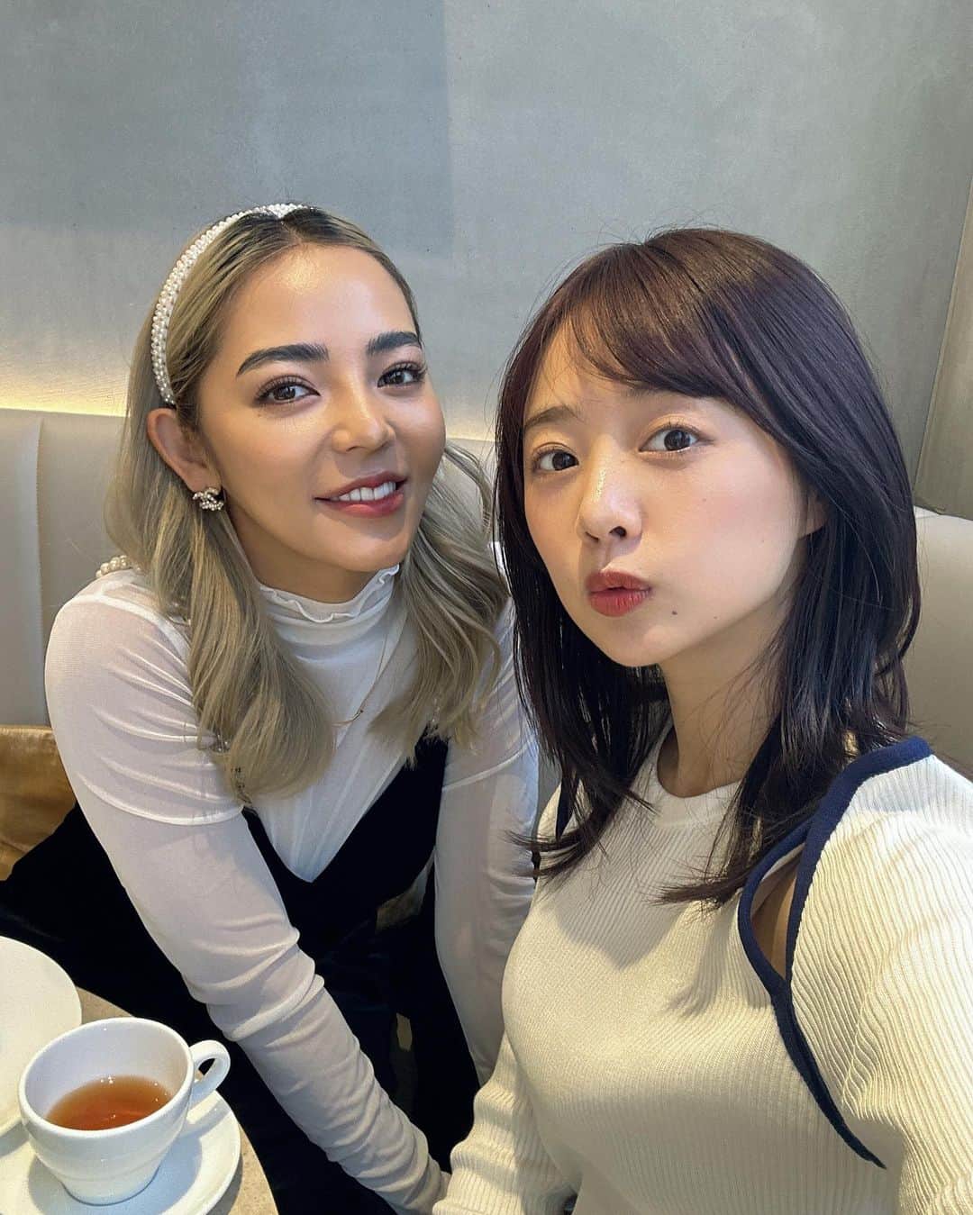 熊江琉唯さんのインスタグラム写真 - (熊江琉唯Instagram)「エレナちゃんとカフェでお喋りし倒して👶からアクナルさん @acnal_official のイベントに参加してきました✨  肌荒れをコスメでなくす事にこだわりを持ってるスキンケアブランドさんです💡 ここのクレンジングは最近ずっと使ってて、お肌に優しい上にすごく洗浄力高いの☺️ イベントでの写真は無加工でこのツヤだよ🤩  他の乳液やクッションファンデもお肌に良さそうでこれから使うの楽しみ🤍肌もっと綺麗にするぞー✨  エレナちゃんまた近いうちに会おうねん😉 リール楽しみにしてるよん😉😉（圧）  #acnal #スキンケア #スキンケア用品 #ニキビケア #肌荒れ改善 #makeup」10月24日 21時57分 - ruikumae