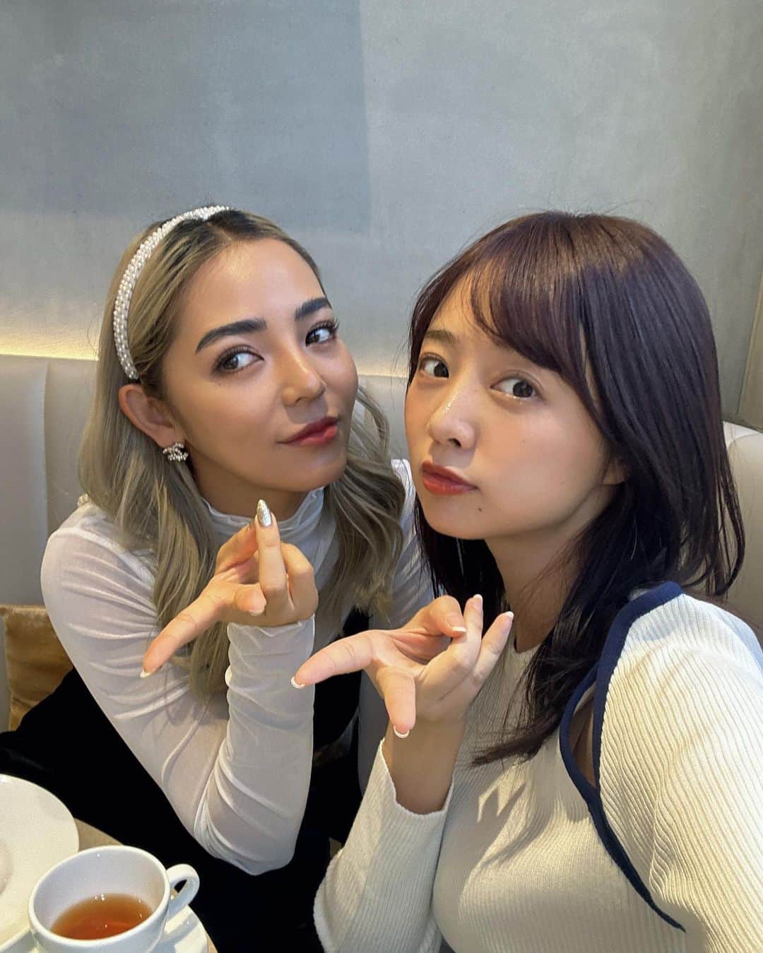 熊江琉唯さんのインスタグラム写真 - (熊江琉唯Instagram)「エレナちゃんとカフェでお喋りし倒して👶からアクナルさん @acnal_official のイベントに参加してきました✨  肌荒れをコスメでなくす事にこだわりを持ってるスキンケアブランドさんです💡 ここのクレンジングは最近ずっと使ってて、お肌に優しい上にすごく洗浄力高いの☺️ イベントでの写真は無加工でこのツヤだよ🤩  他の乳液やクッションファンデもお肌に良さそうでこれから使うの楽しみ🤍肌もっと綺麗にするぞー✨  エレナちゃんまた近いうちに会おうねん😉 リール楽しみにしてるよん😉😉（圧）  #acnal #スキンケア #スキンケア用品 #ニキビケア #肌荒れ改善 #makeup」10月24日 21時57分 - ruikumae