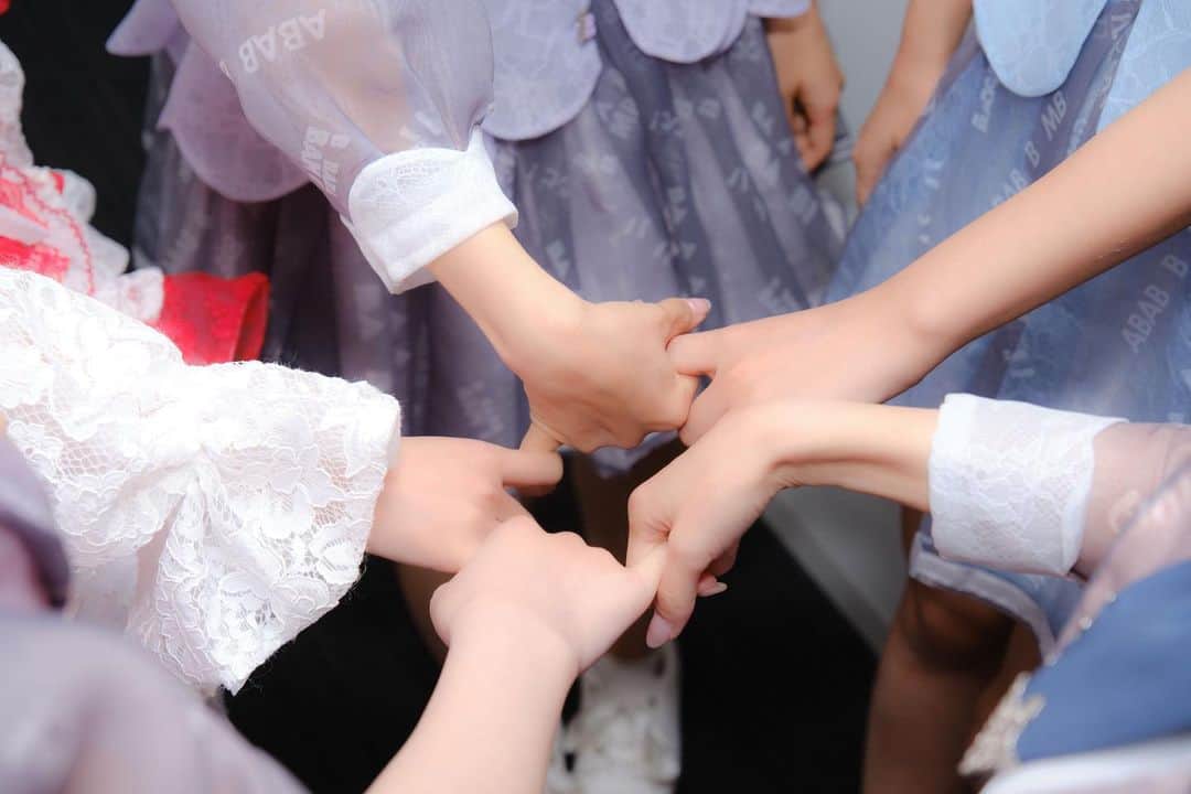 のインスタグラム：「お誕生日を支えてくれた 大切なメンバー🦌  みんなともだち🤝♡」
