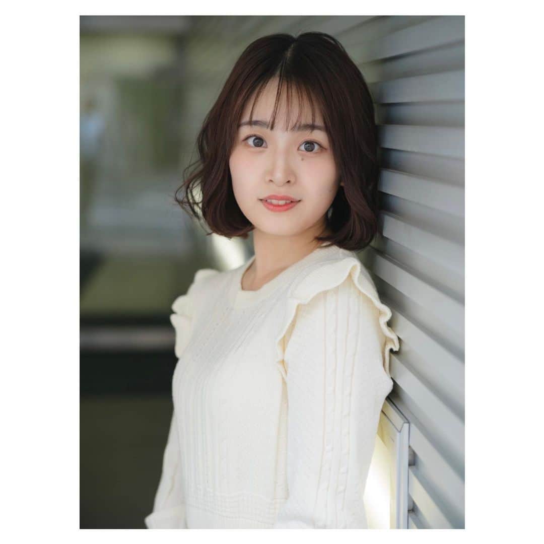 佐竹桃華さんのインスタグラム写真 - (佐竹桃華Instagram)「・ くるくるバージョン🤍 2パターン宣材写真撮ってもらいましたが 皆さんはどっちが好きかなぁ？ これを機にアイコンも変えたいけど どれが良いか迷い中です👀 ・ ・ ヘアメイク→@na_chi99 カメラマン→@gota_photo ・ ・ #宣材写真#ボブ#になって初 #ヘアメイク#ボブアレンジ #メイク#ワンピース#sly #カメラ#撮影#被写体 #アイコン#どれがいいかな」10月24日 22時01分 - momokasatake