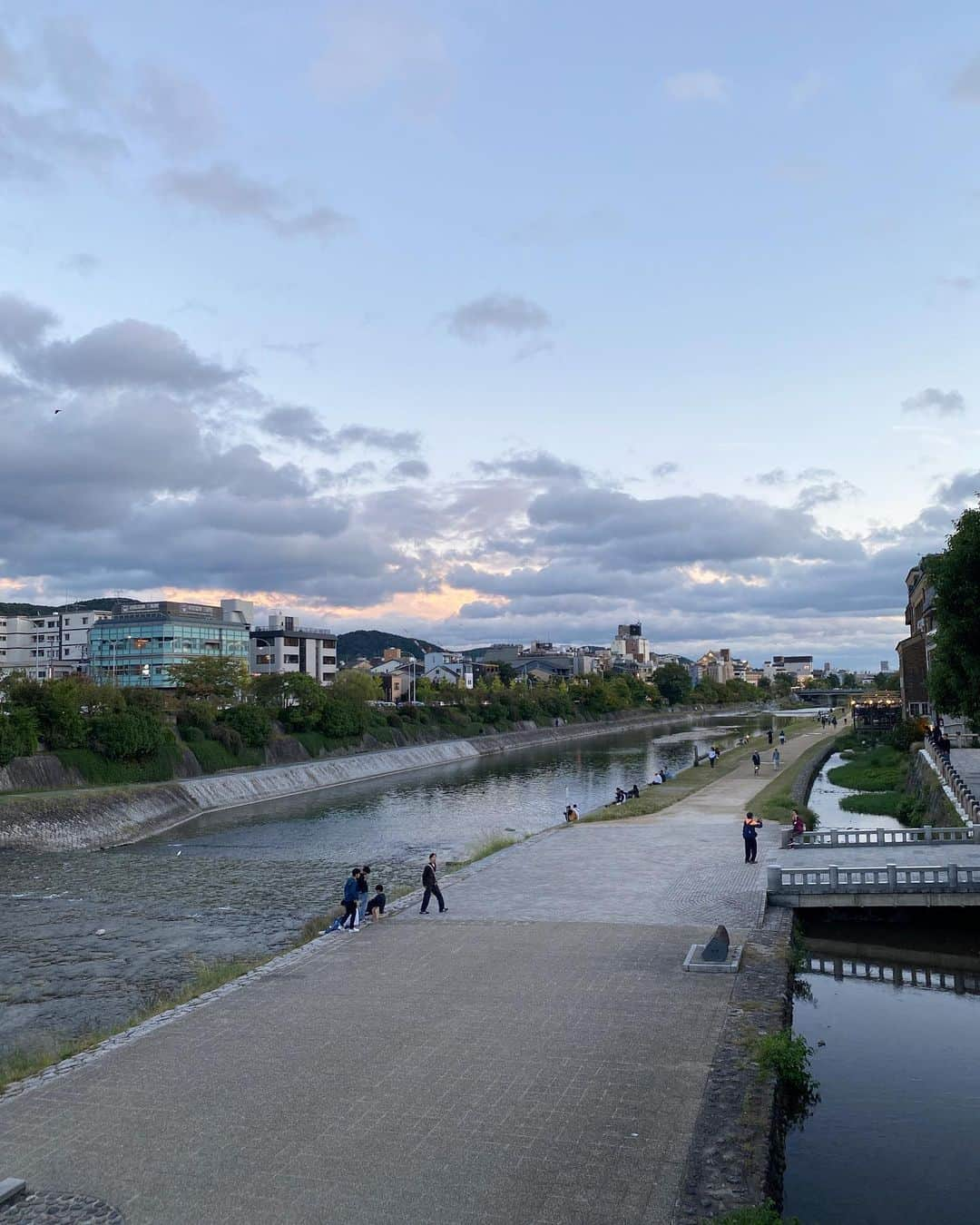 ベイカー恵利沙さんのインスタグラム写真 - (ベイカー恵利沙Instagram)「Our Kyoto trip was so beautiful - part 1 🍁⛩️🏞️🦐  #えりさふく」10月24日 22時05分 - bakerelisa