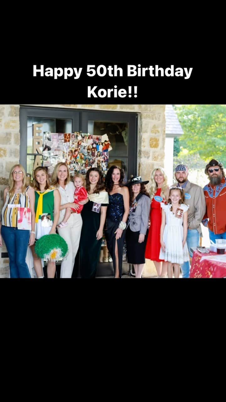 コリー・ロバートソンのインスタグラム：「Happy 50th Birthday to my sister @bosshogswife Celebrating YOU was soooo much fun! Dressing in your clothes through the decades, looking through photos, sharing memories, and playing games tailored to you made for the BEST day! I love you so much!! (Btw her fav singer growing up was Kenny Rogers!)」