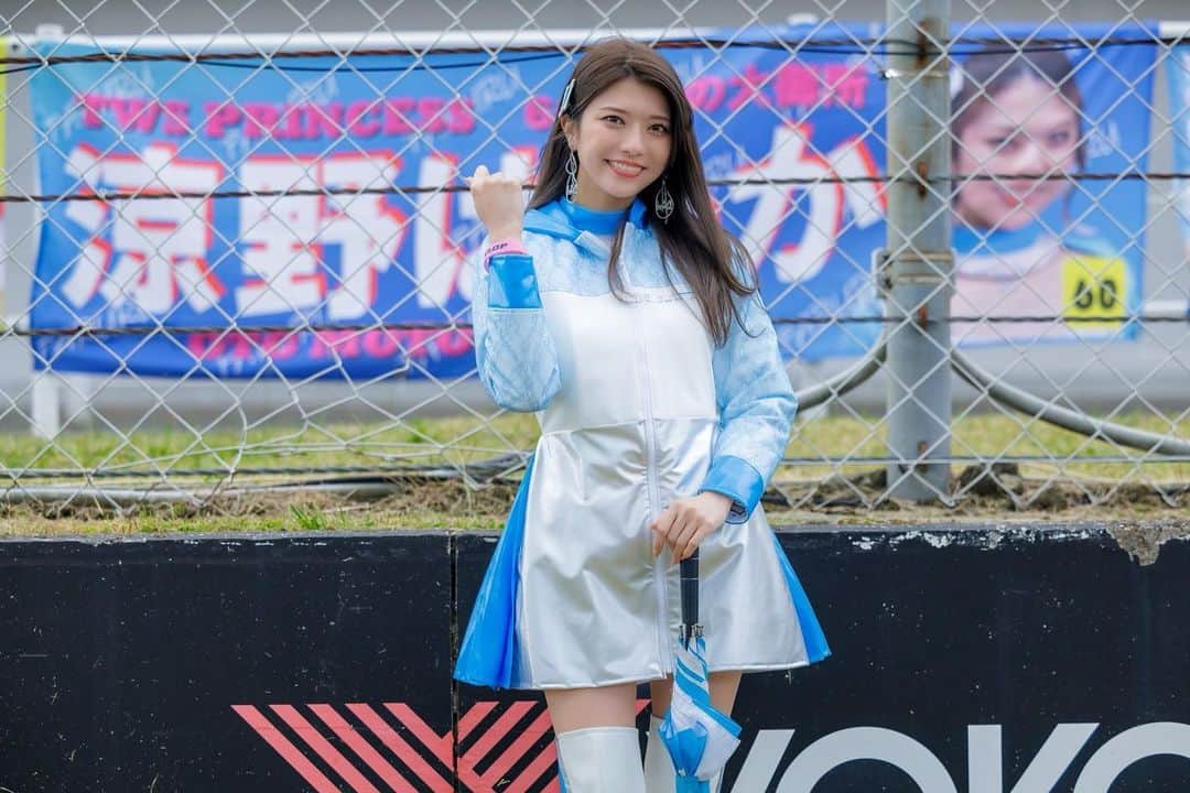 涼野はるかのインスタグラム：「･ ･ 今週末の86鈴鹿では横断幕のところ行き、たい！撮影タイムとりたい！🥹🩵 お仕事のスケジュールによるから確実ではないけど、会いにきてねみなさん🥲 ･ ･ ･ ･ ･ ･ ･ ･ ･ ･ ･ #otg #motorsports #rq #racequeen #86brz #86brzrace #モータースポーツ #横断幕 #レースクイーン #大阪トヨペット」