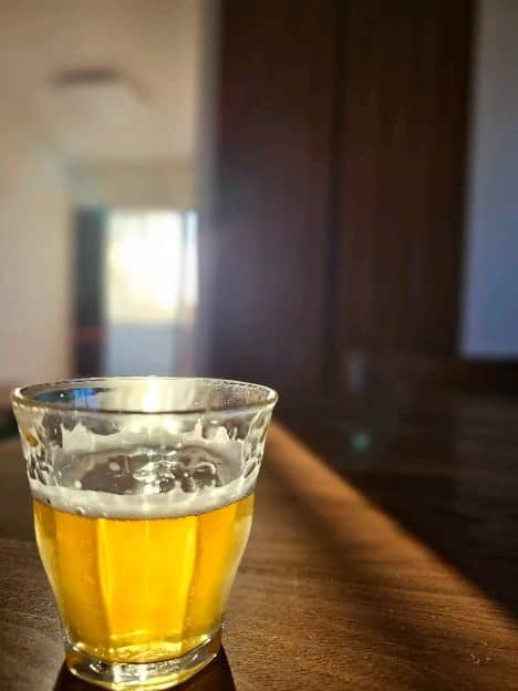 のインスタグラム：「今夜は仲良しが集まって #おうちごはん 少し早めの集合だったので 準備しながら #クラフトビール   お料理上手な人がたくさんなので 私は食べるだけ🍴  美味しくて楽しい時間を #ありがとう😆💕✨」
