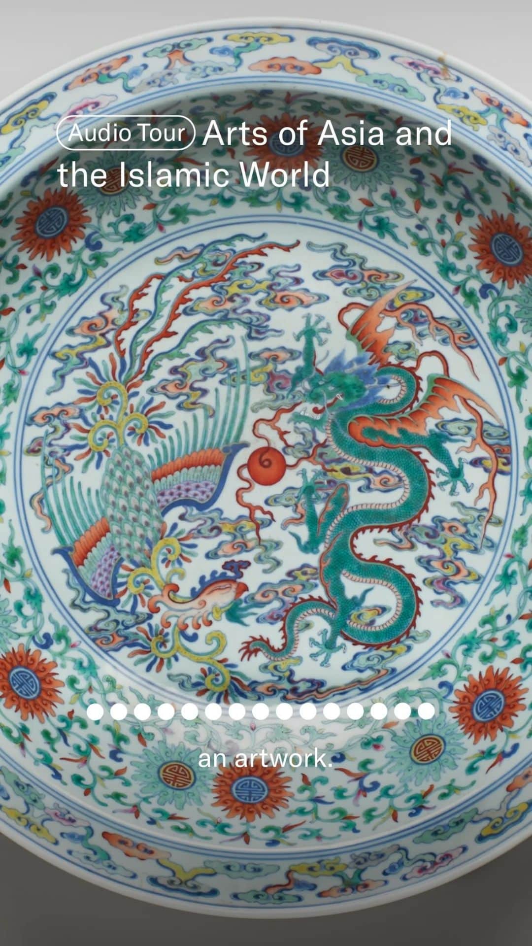 のインスタグラム：「Allow us to introduce you to our Arts of Asia and the Islamic World. 🎧  Did you know you can explore the collections with insightful (and might we add soothing) commentary from curators and artists, like Oscar yi Hou (@oscyhou)?  Bring your headphones and listen for free by downloading the Bloomberg Connects (@bloombergconnects) app on your smartphone.  #BloombergConnects #BrooklynMuseum #BkMArtsofAsia」