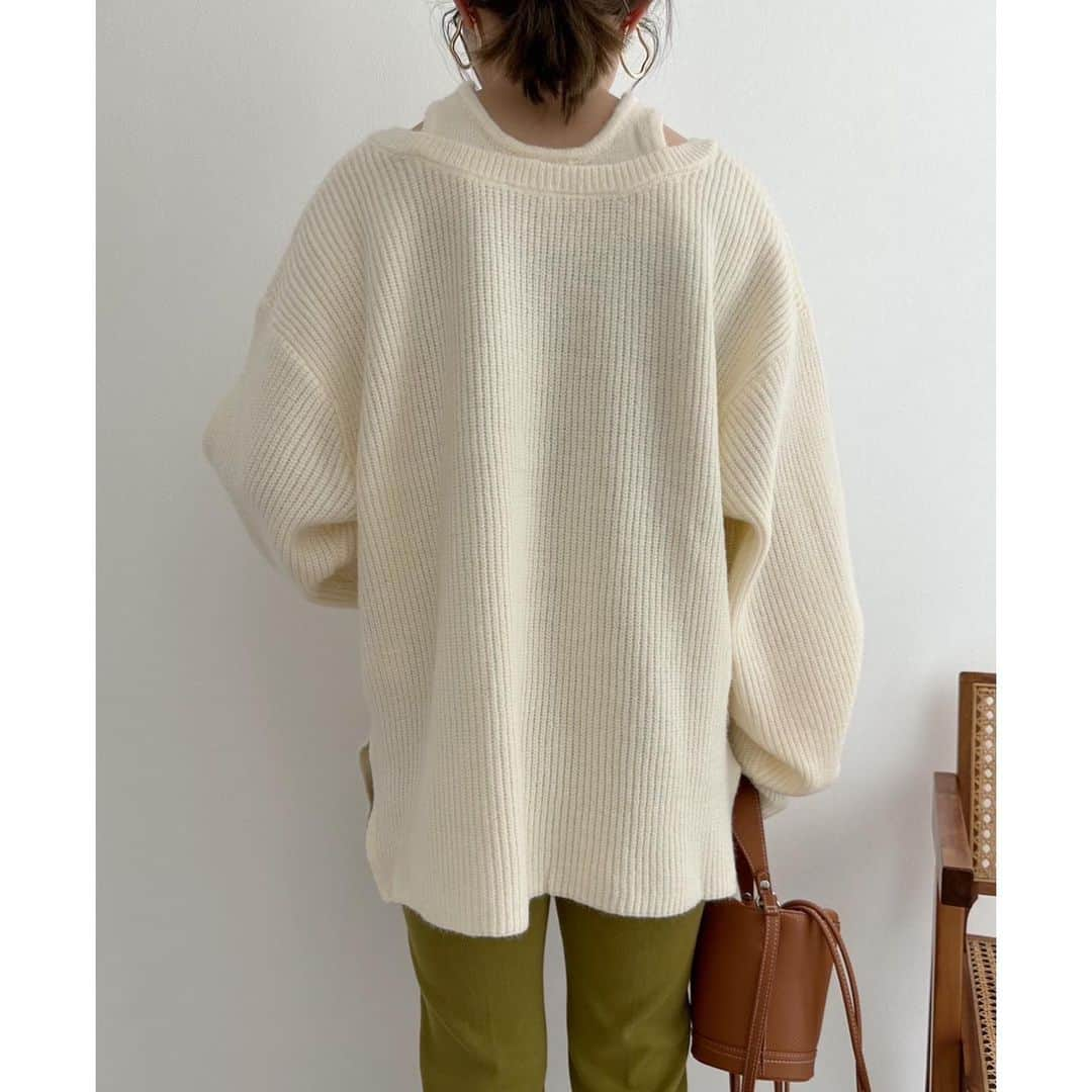 selectshop amieさんのインスタグラム写真 - (selectshop amieInstagram)「販売中♡  アメスリドッキングknit ¥5990-  着丈　約66㎝ 身幅　約56㎝ 袖丈　約53㎝  model身長 // 150cm  ---✂︎-----✂︎-----✂︎--- 低身長向けのお洋服 販売しております❤︎ @amie__1201  ぜひフォローお願いします☺︎ ---✂︎-----✂︎-----✂︎---  #低身長コーデ #低身長 #低身長ファッション #低身長女子 #低身長ママ  #プチプラコーデ #150cmコーデ #30代コーデ #おちびコーデ #148cmコーデ #149cmコーデ  #春コーデ #春服 #小柄コーデ #小柄女子 #小柄ファッション #小柄ママ #大人女子コーデ #低身長大人女子 #アラフォーママ #アラフォーコーデ #サイドカットデニム」10月24日 22時31分 - amie__1201