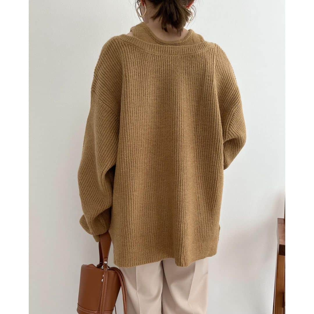 selectshop amieさんのインスタグラム写真 - (selectshop amieInstagram)「販売中♡  アメスリドッキングknit ¥5990-  着丈　約66㎝ 身幅　約56㎝ 袖丈　約53㎝  model身長 // 150cm  ---✂︎-----✂︎-----✂︎--- 低身長向けのお洋服 販売しております❤︎ @amie__1201  ぜひフォローお願いします☺︎ ---✂︎-----✂︎-----✂︎---  #低身長コーデ #低身長 #低身長ファッション #低身長女子 #低身長ママ  #プチプラコーデ #150cmコーデ #30代コーデ #おちびコーデ #148cmコーデ #149cmコーデ  #春コーデ #春服 #小柄コーデ #小柄女子 #小柄ファッション #小柄ママ #大人女子コーデ #低身長大人女子 #アラフォーママ #アラフォーコーデ #サイドカットデニム」10月24日 22時31分 - amie__1201