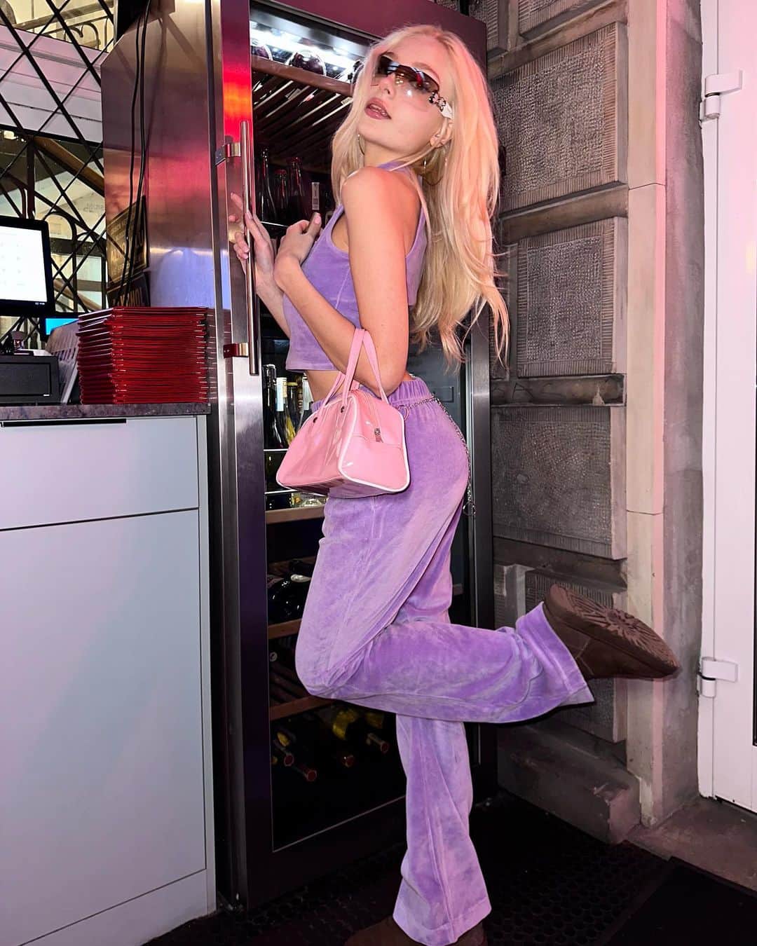 LOCAL HEROESさんのインスタグラム写真 - (LOCAL HEROESInstagram)「Paris Hilton „When u don’t know what to say - just say „that’s Hot” / Halloween 23’  SS22T0057 VELOUR TOP CYBER PRINCESS SS22P0006 VELOUR PANTS CYBER PRINCESS」10月25日 1時05分 - localheroes