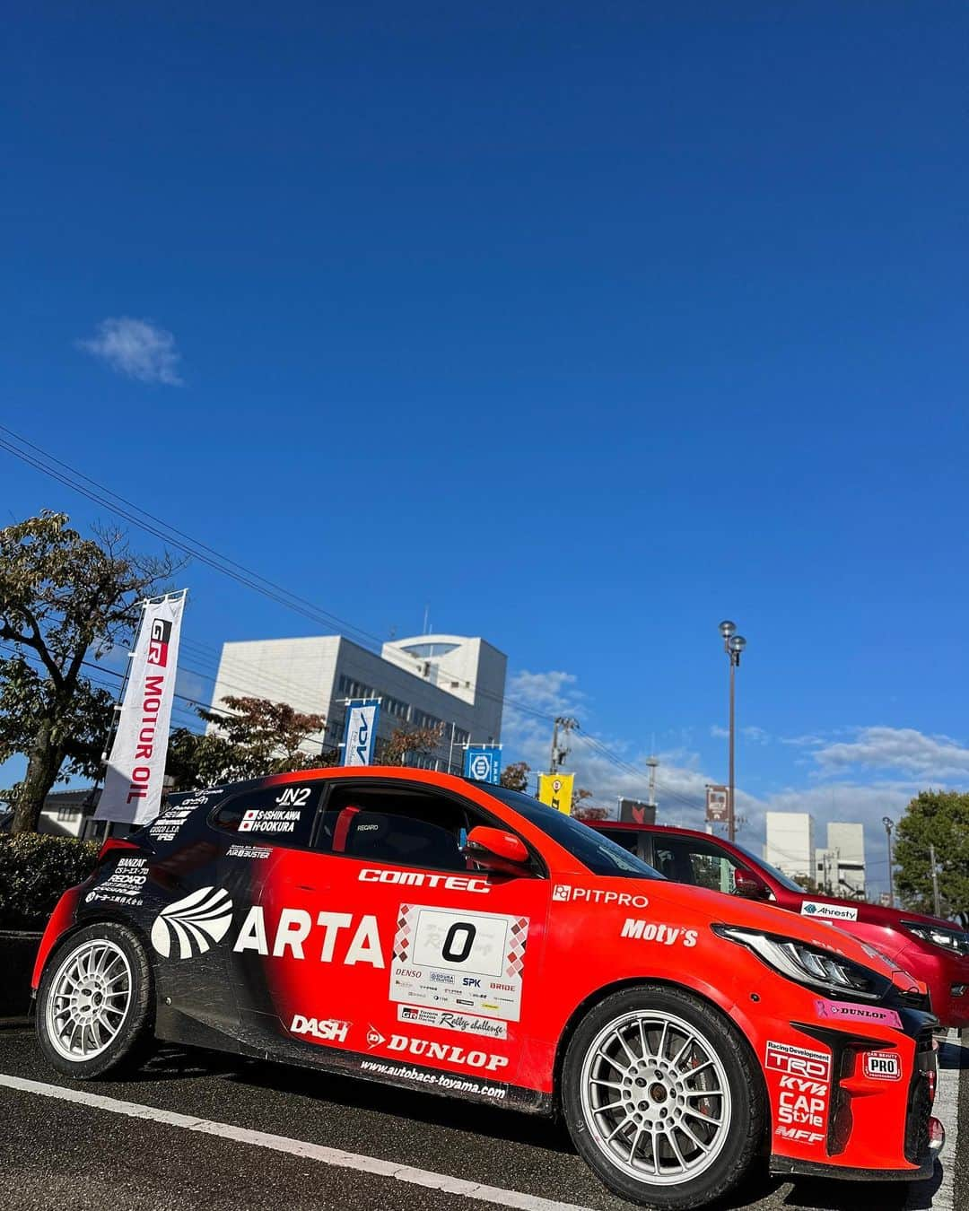 林藍菜さんのインスタグラム写真 - (林藍菜Instagram)「TOYOTA GAZOO Racing Rally Challenge 2023 in 高岡 万葉 「乗って、見て、応援して、たっぷり！遊べましたか？」  高岡でのラリーは今年で10周年。 記念のセレモニアルスタートは、高岡大仏前でした✨  エントラントの皆さんには、富山の良さが浸透してきています🐟 富山に泊まって、食べて、飲んで、走って、ときに観光して。 ラリーツーリズムのもと、人口移動があることで地域の盛り上がりを感じることが出来ます。  モータースポーツに触れて、街の魅力も再発見できたらなおよしですね。  写真は、今年の思い出！ また来年も♡  #toyota #ガズーレーシング #ラリーチャレンジ #高岡  #TGR #TGRP#モータースポーツ好きな人と繋がりたい  #モータースポーツ女子 #ラリードライバー #オシゴトアイナ」10月24日 22時36分 - hayashi_aina