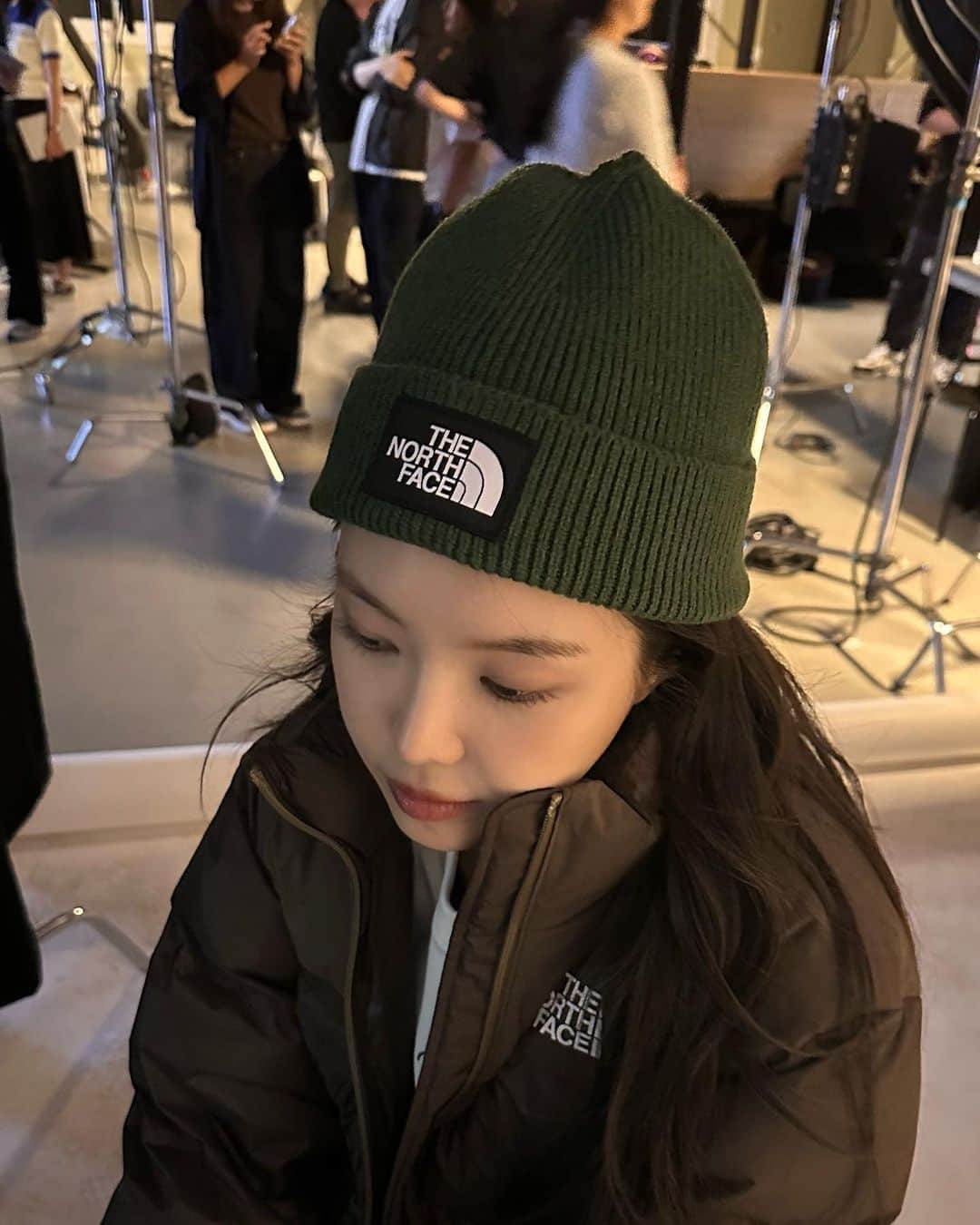ソン・ナウンのインスタグラム：「올 겨울은 너다 @thenorthface_kr 🤎」