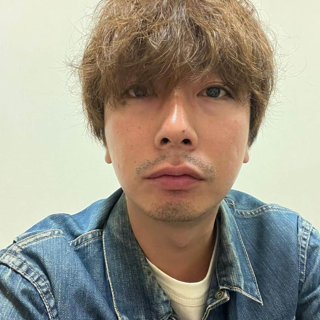 河合郁人のインスタグラム：「before→after  #メイク前 #メイク後」